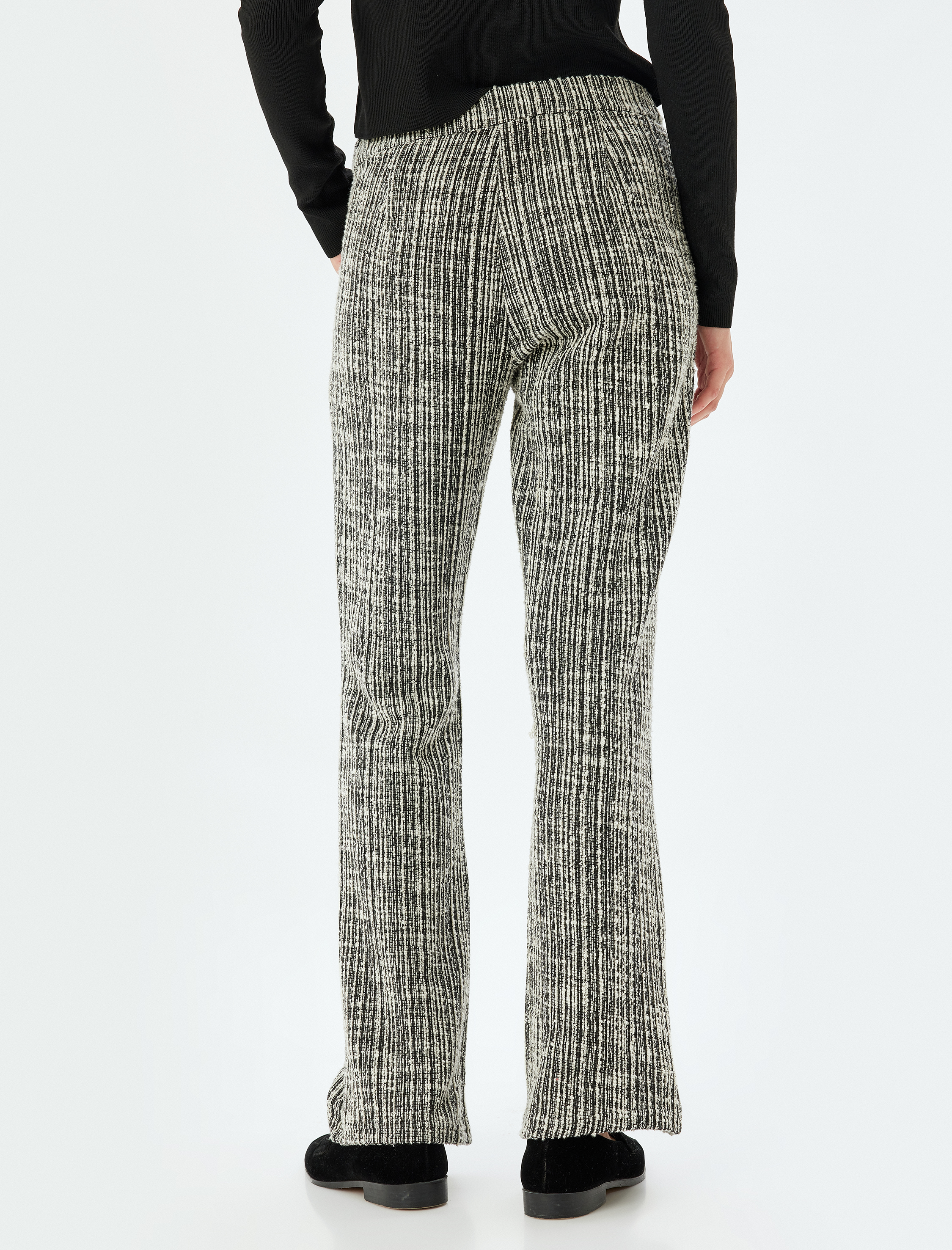   Yüksek Bel Pantolon Düğmeli Düz Paça Dokulu Cep Detaylı