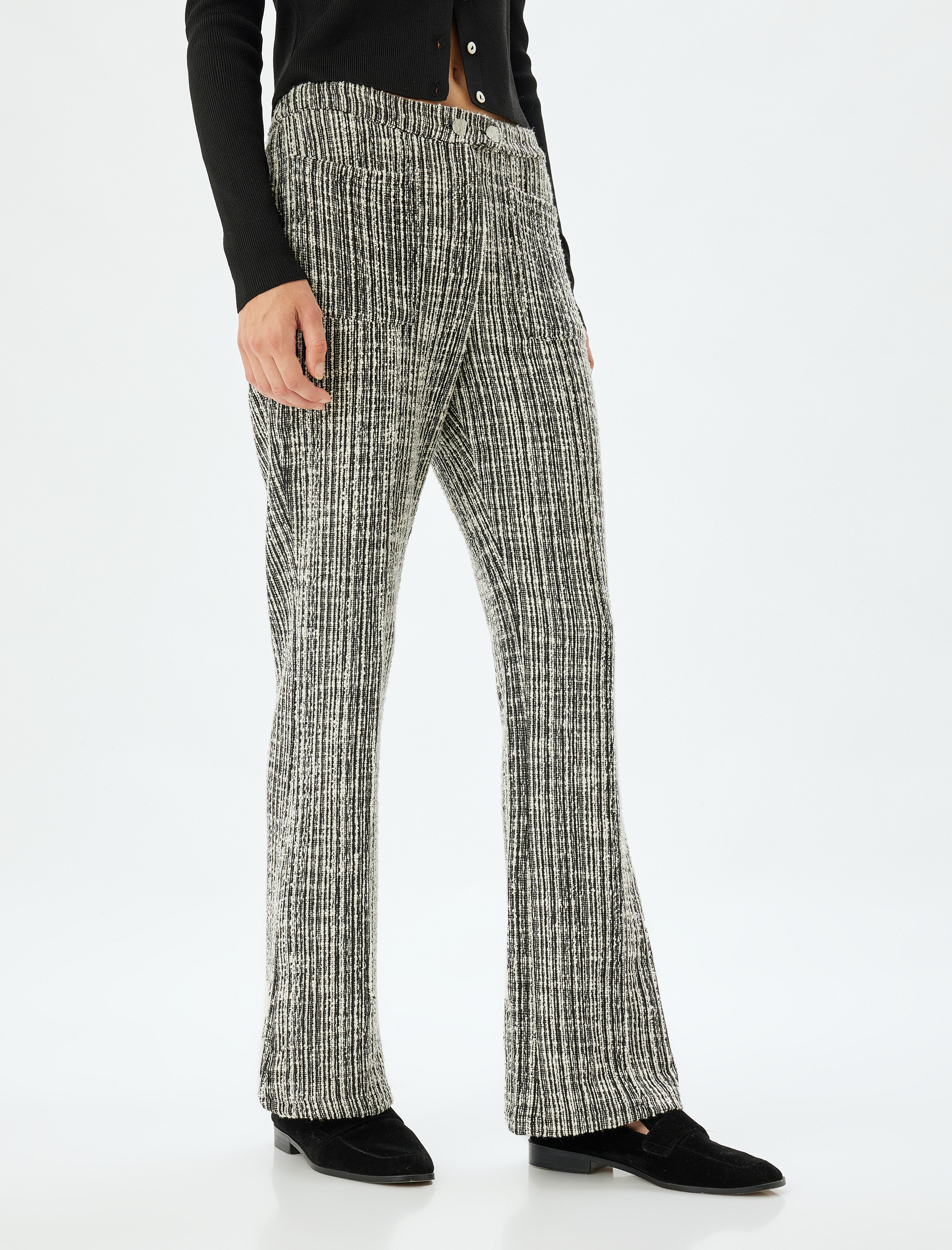   Yüksek Bel Pantolon Düğmeli Düz Paça Dokulu Cep Detaylı