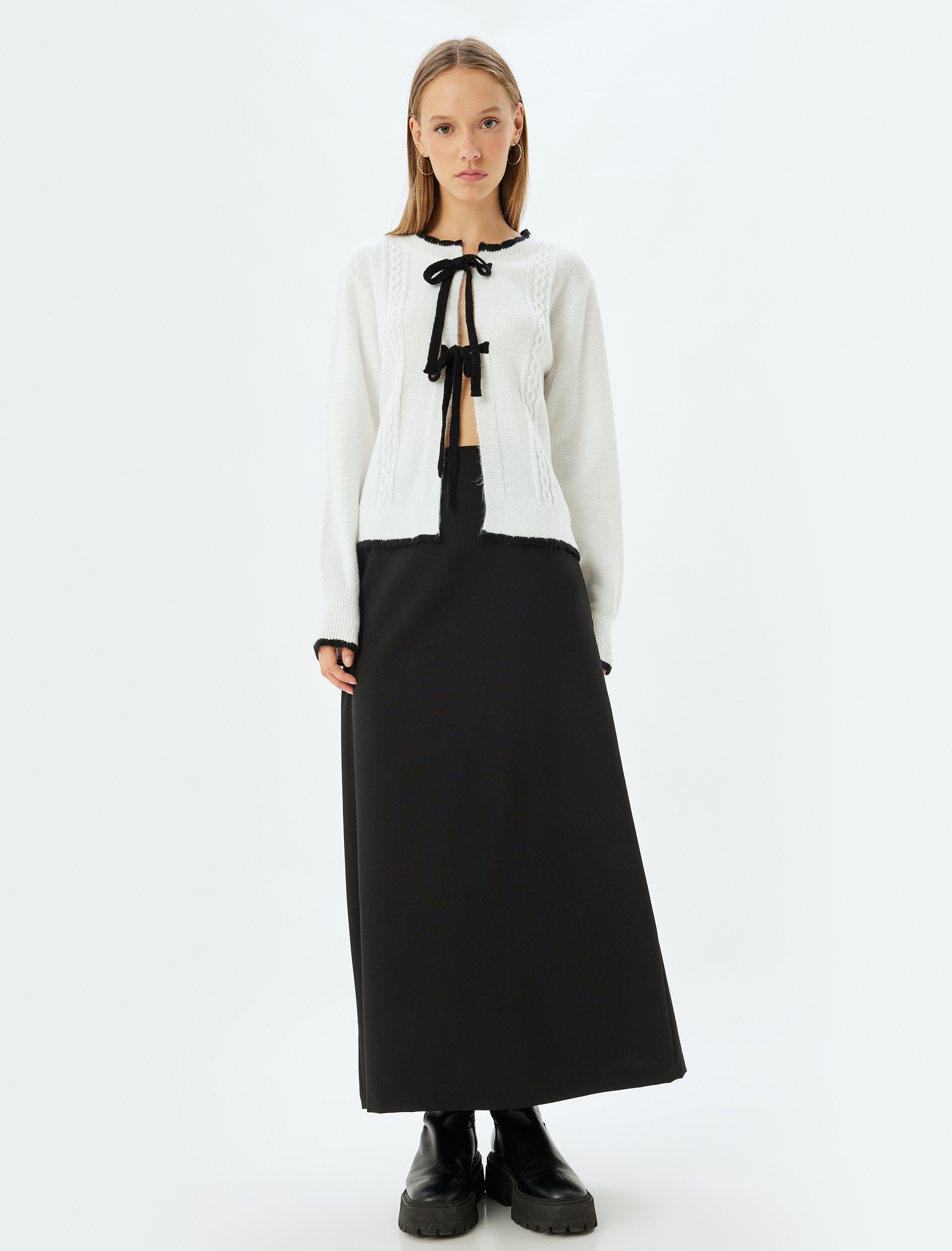   Triko Fiyonk Bağlama Detaylı Dokulu Hırka