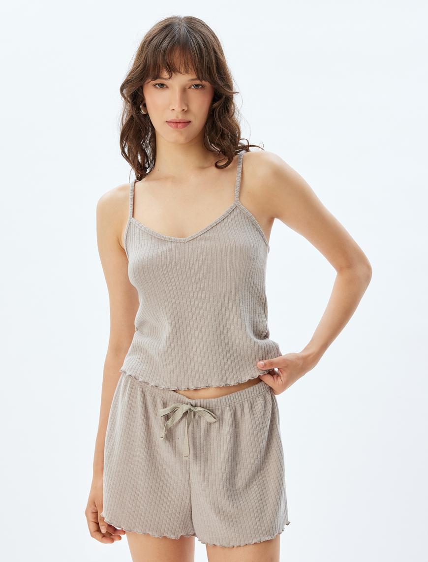   Askılı Pijama Üstü V Yaka Slim Fit Dokulu