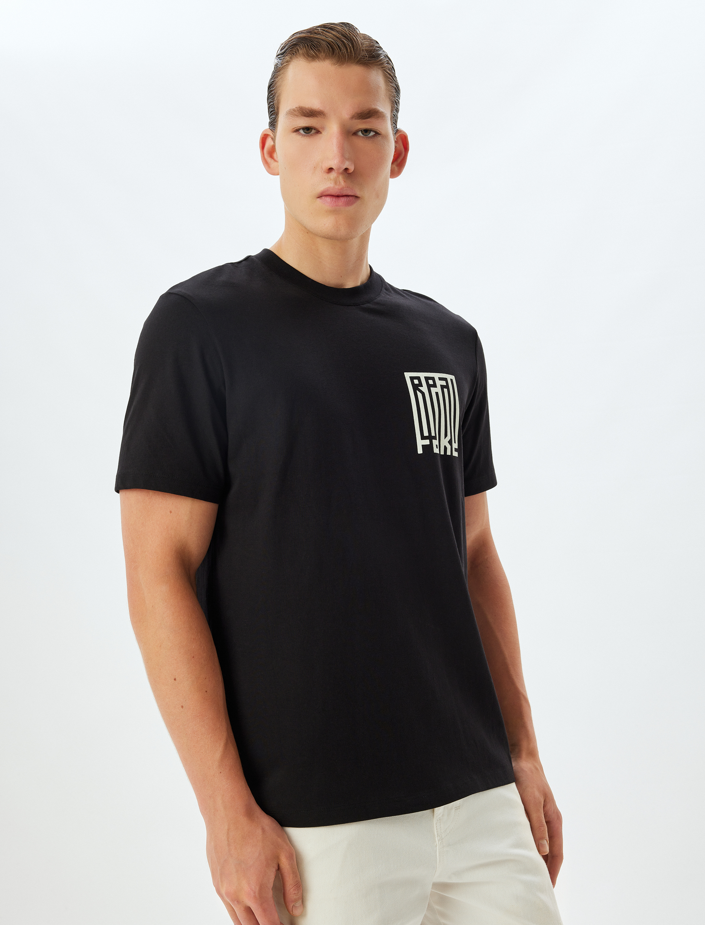   Bisiklet Yaka Kısa Kollu Pamuklu Slogan Baskılı Tişört