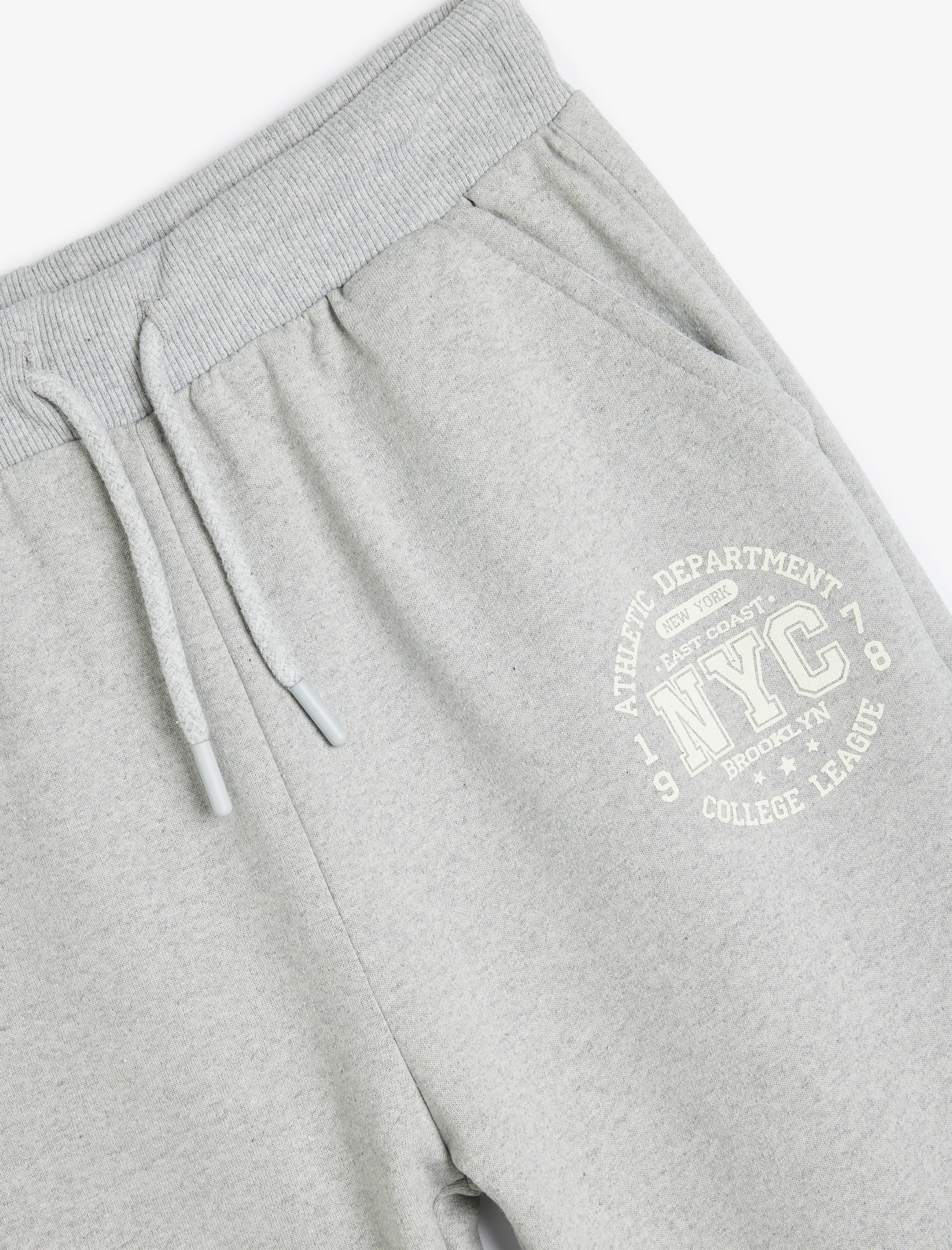  Erkek Çocuk Jogger Eşofman Altı Beli Bağlamalı Baskı Detaylı Cepli Şardonlu