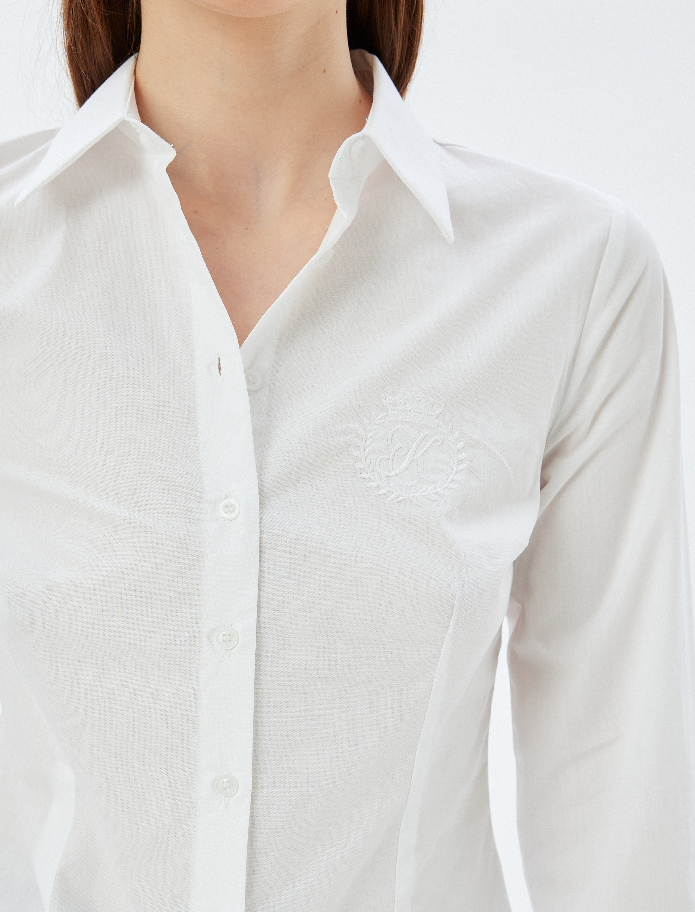   Slim Fit Gömlek Arma İşleme Detaylı Uzun Kollu Klasik Yaka