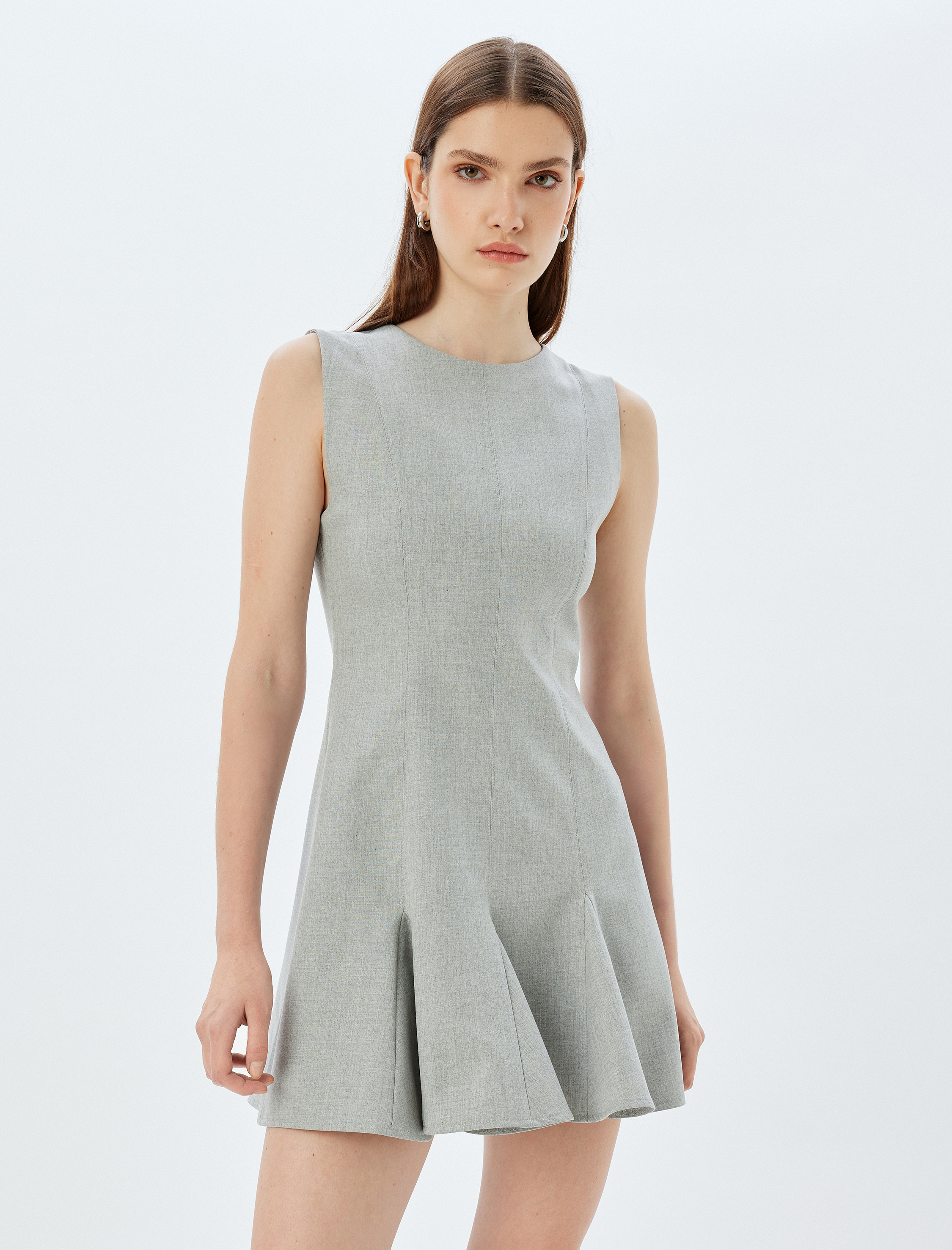   Yuvarlak Yaka Kolsuz Volanlı Fırfırlı Pileli Mini Elbise