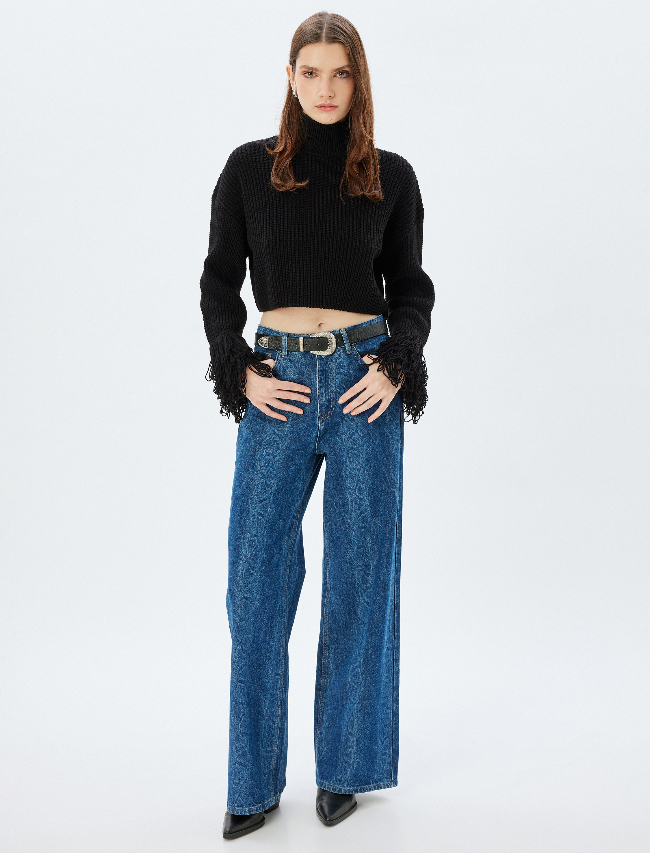   Balıkçı Yaka Uzun Kollu Püsküllü Crop Triko Kazak