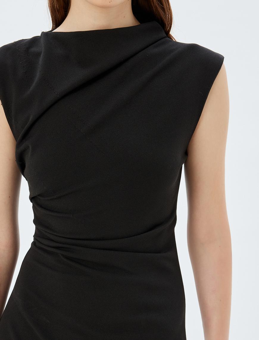   Slim Fit Krep Scuba Kumaş Kolsuz Yuvarlak Yaka Drapeli Mini Elbise