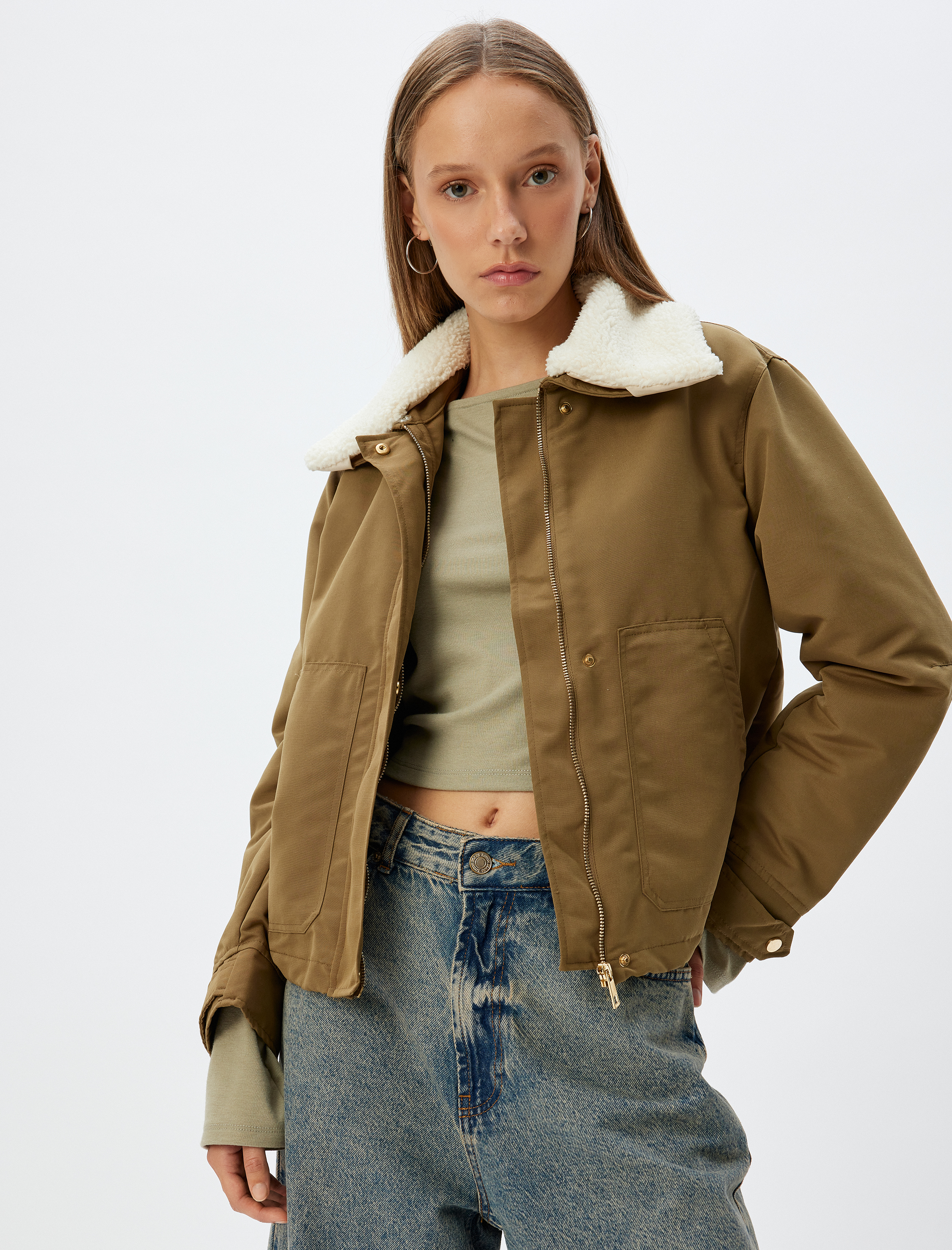   Mevsimlik Ceket Peluş Yaka Detaylı Cepli Fermuarlı