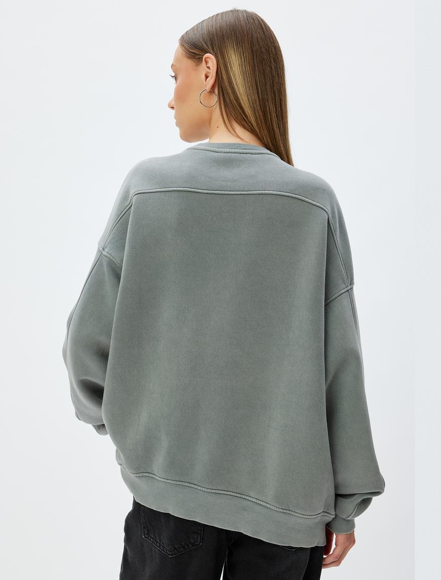   Oversize Sweatshirt Taş Detaylı Bisiklet Yaka Yıkamalı Şardonlu