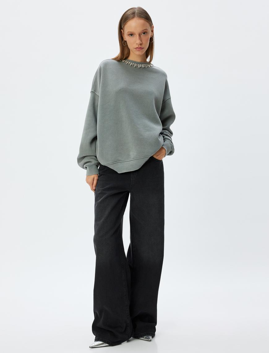   Oversize Sweatshirt Taş Detaylı Bisiklet Yaka Yıkamalı Şardonlu