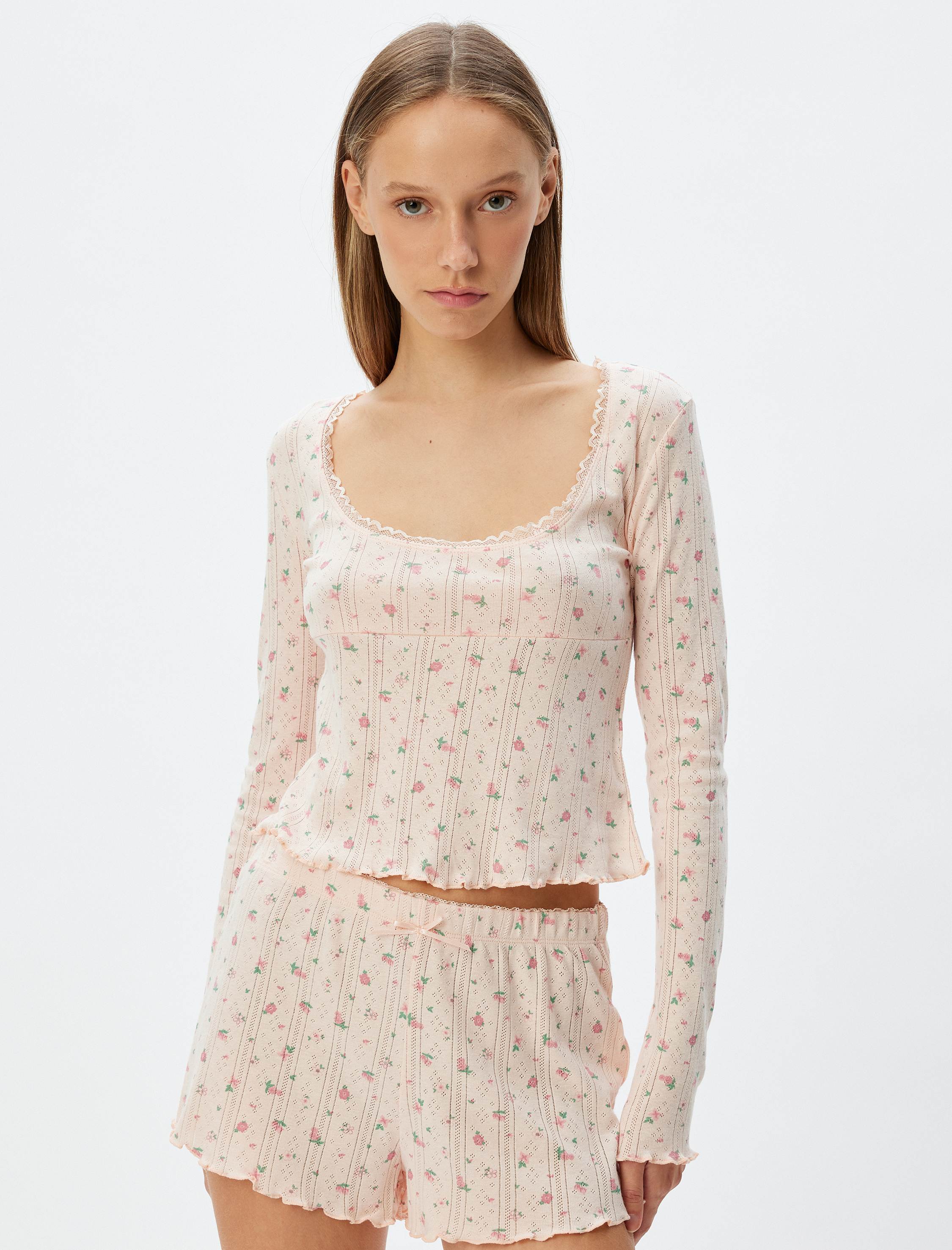   Çiçekli Crop Pijama Üstü Derin Yuvarlak Yaka Uzun Kollu Pamuklu