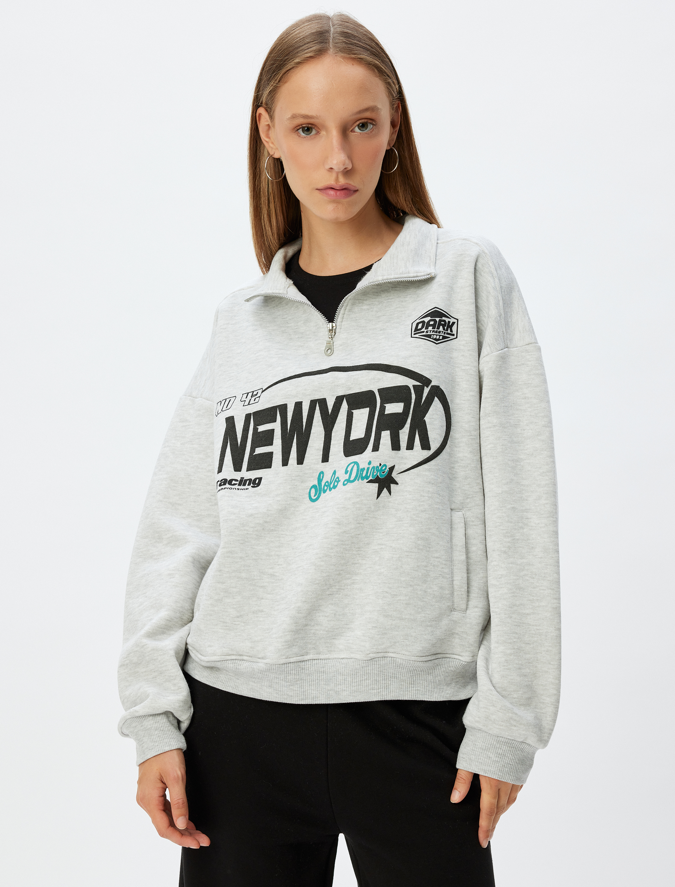   Yarım Fermuarlı Sweatshirt Baskılı Dik Yaka Cep Detaylı Şardonlu