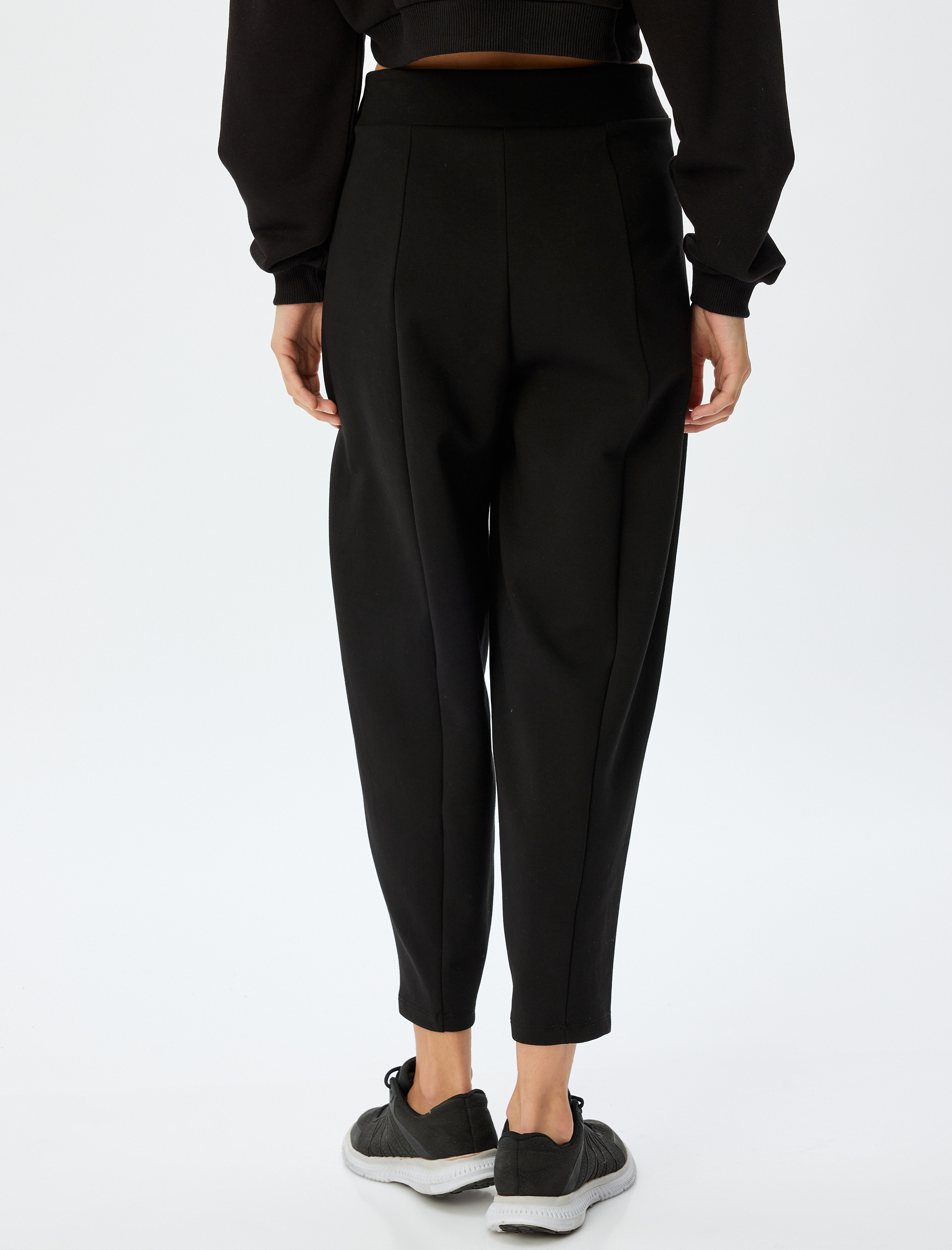   Yüksek Bel Eşofman Altı Beli Lastikli Kısa Paça Dikiş Detaylı Rahat Kalıp