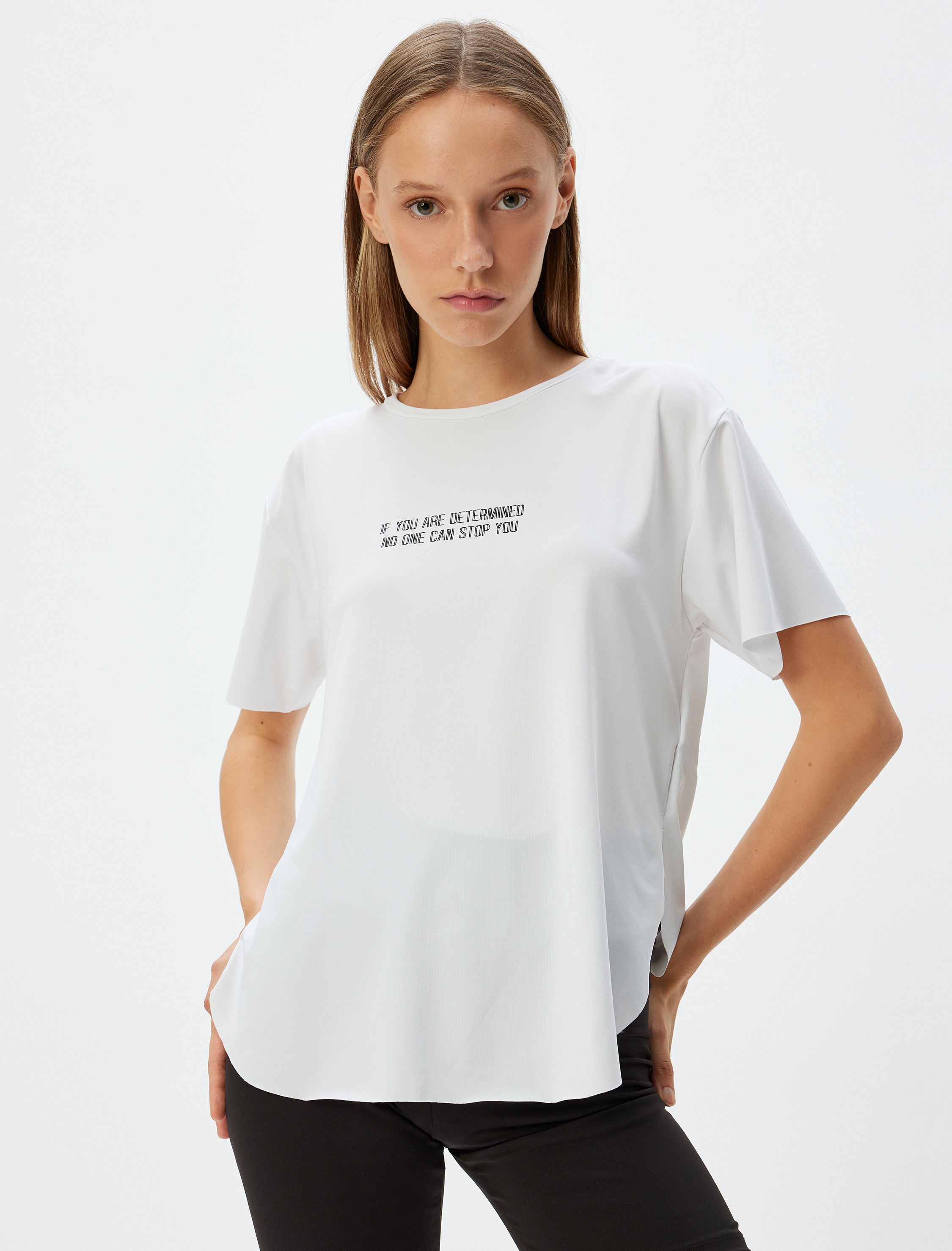   Oversize Spor Tişört Slogan Baskılı Bisiklet Yaka Kısa Kollu Yırtmaç Detaylı