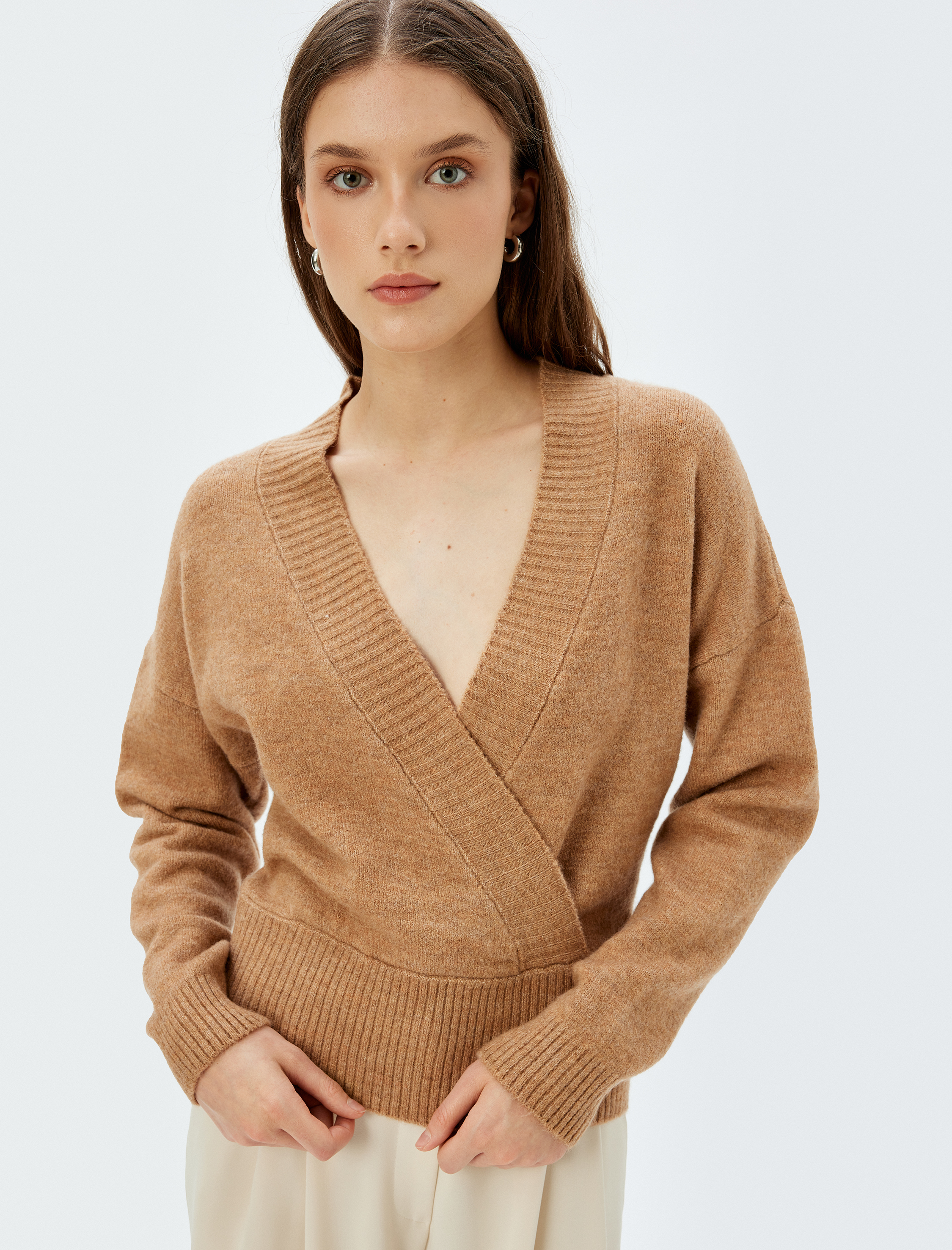   Uzun Kollu Kruvaze V Yaka Triko Kazak