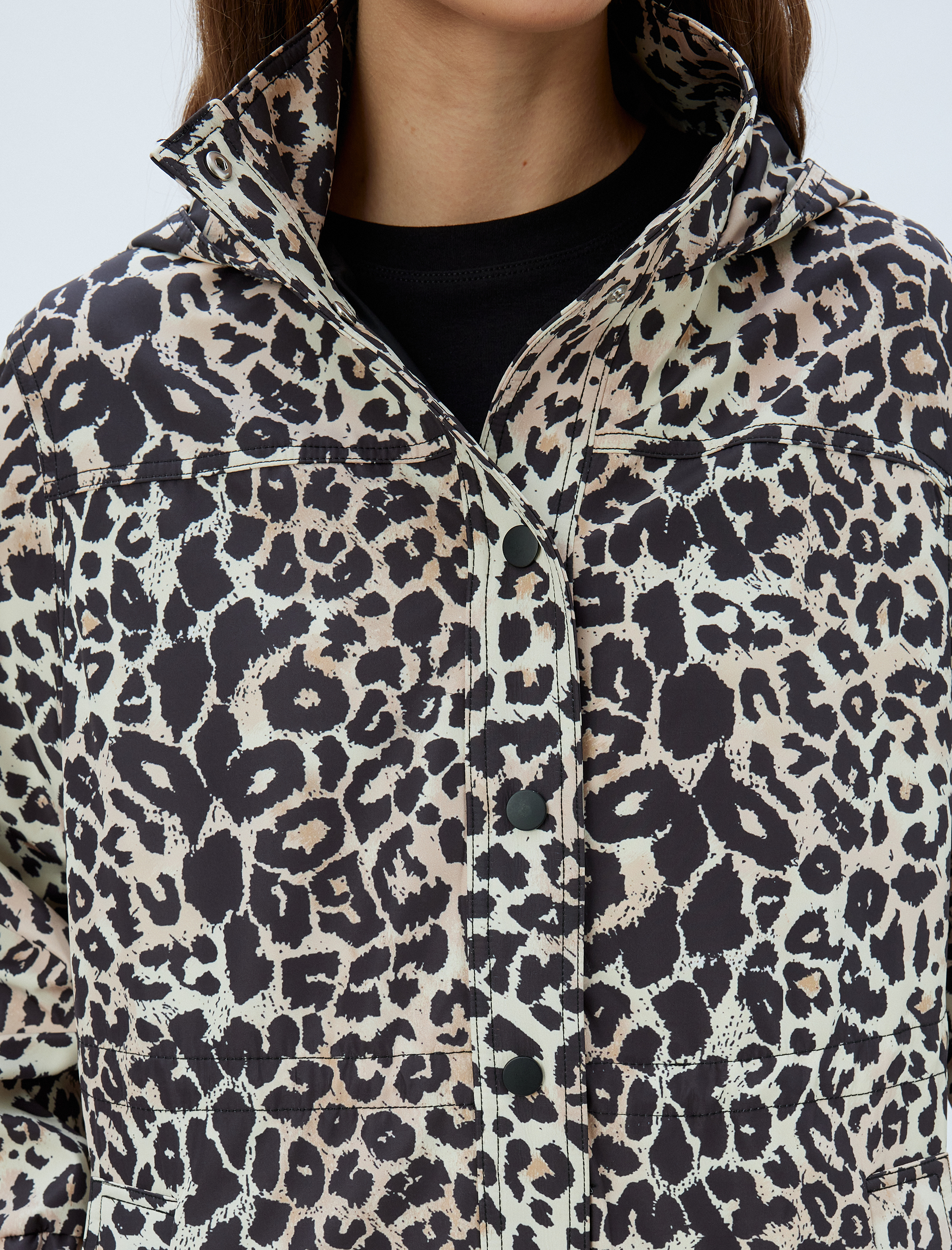   Kapüşonlu Cepli Leopar Desenli Yağmurluk