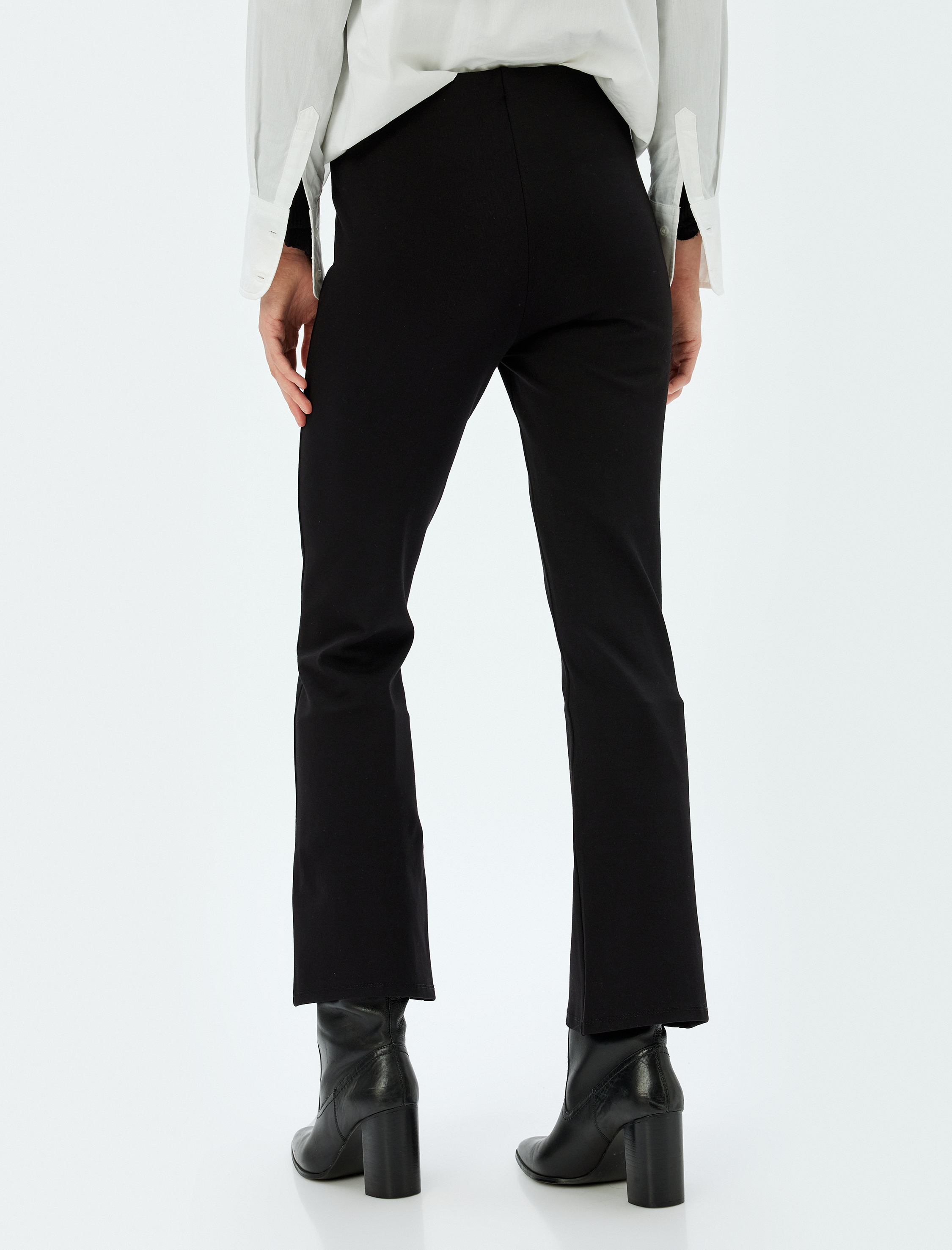   Kısa Hafif İspanyol Paça Pantolon Nervür Detaylı