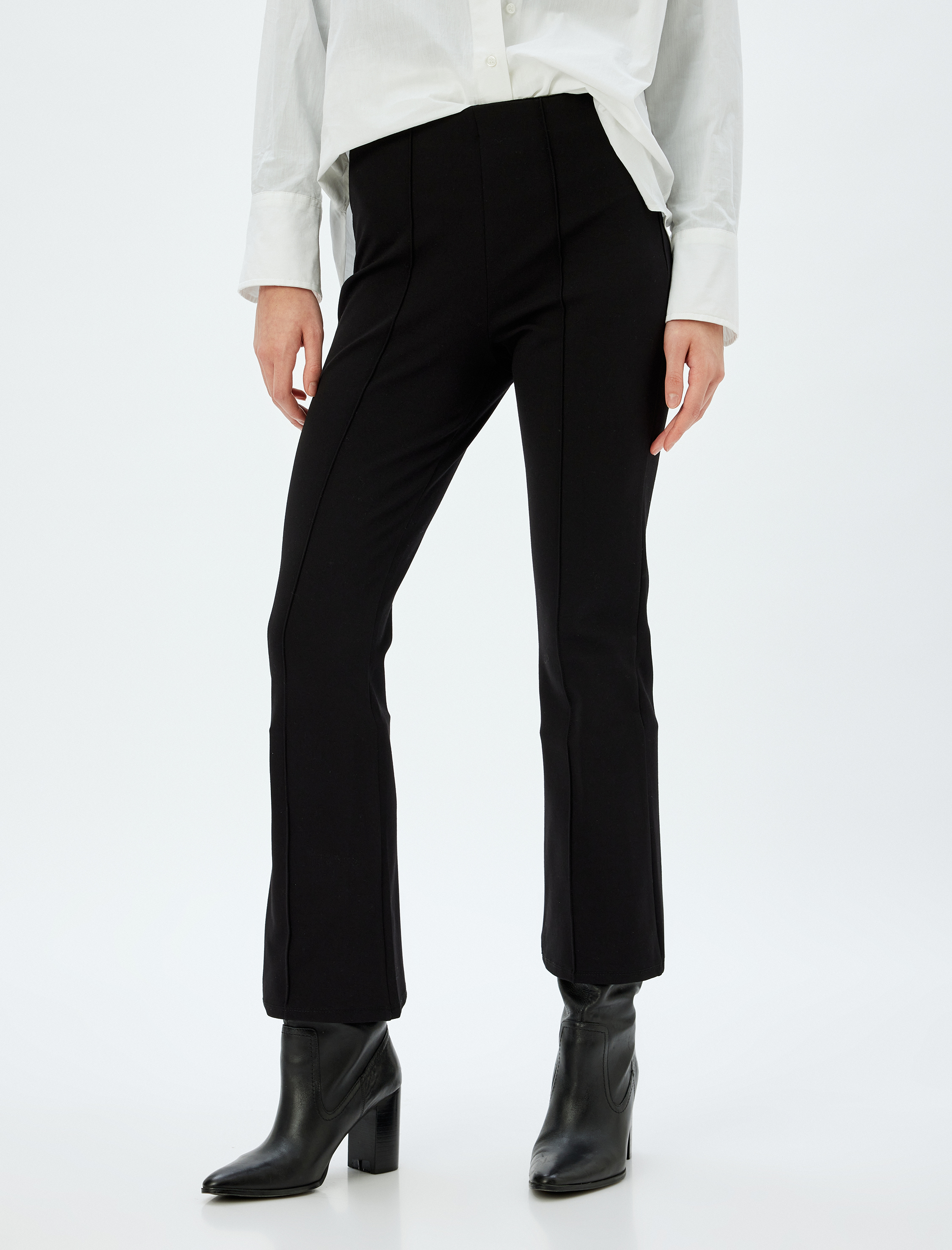   Kısa Hafif İspanyol Paça Pantolon Nervür Detaylı