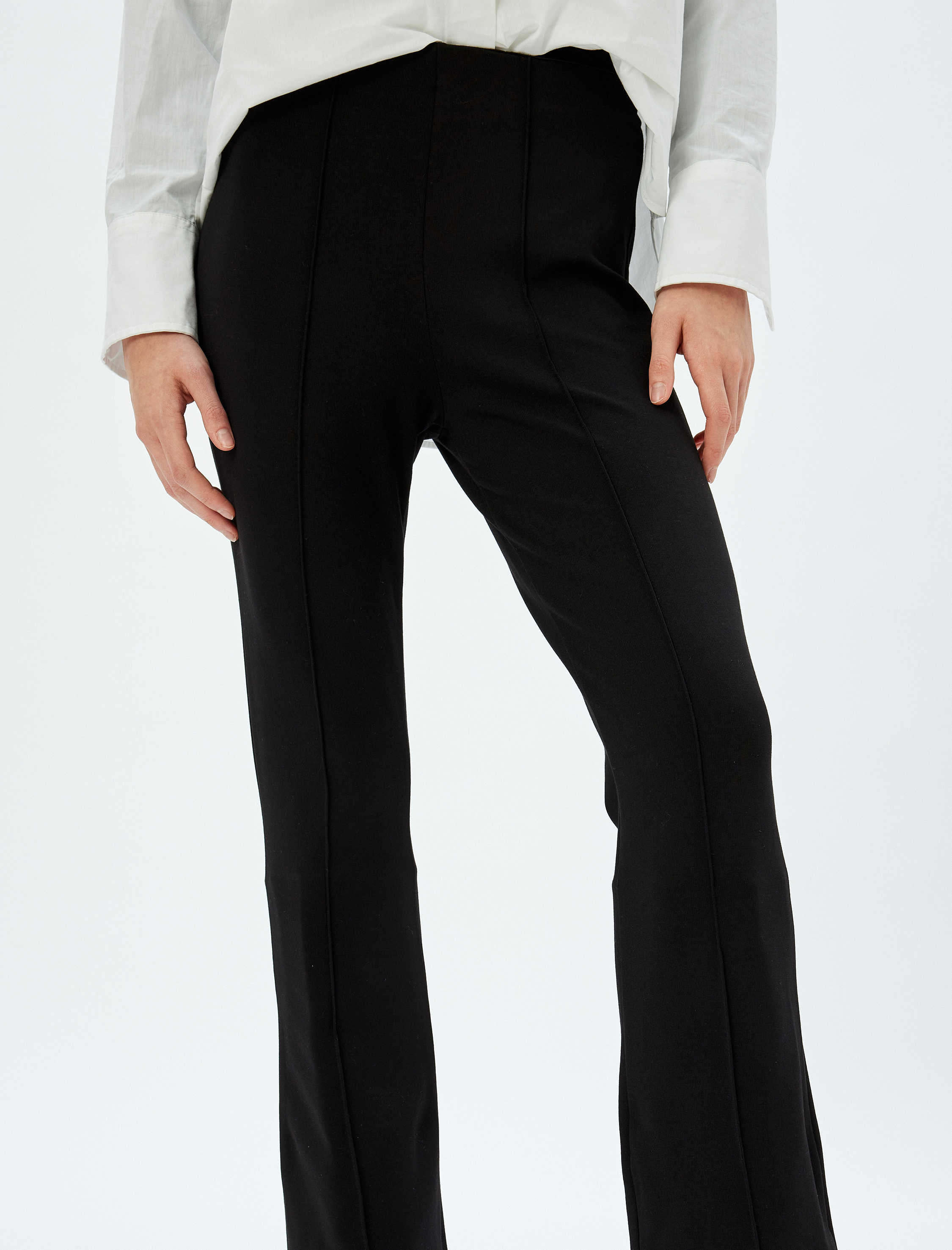   Kısa Hafif İspanyol Paça Pantolon Nervür Detaylı