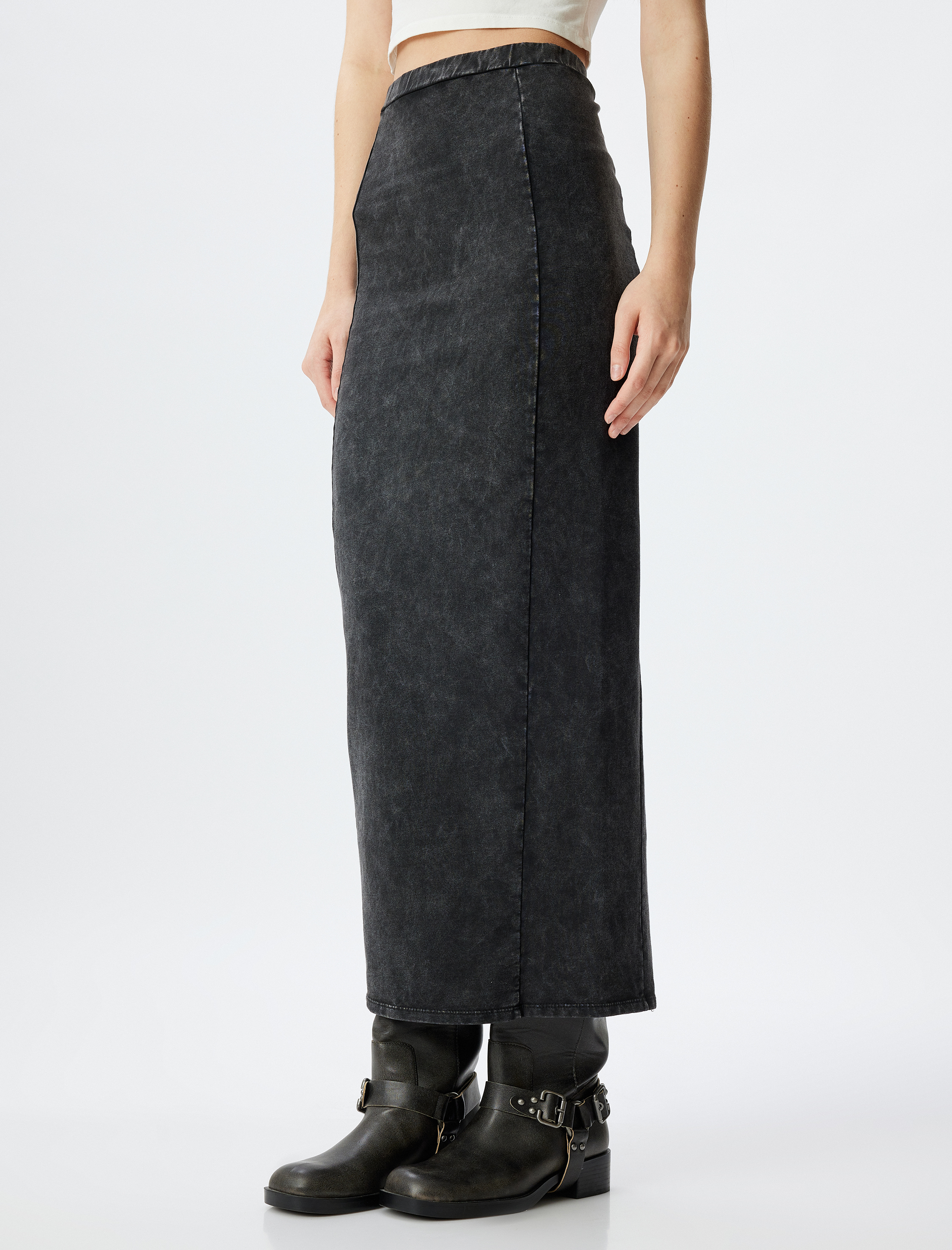   Uzun Kalem Etek Yüksek Bel Soluk Efektli Arkadan Yırtmaçlı Slim Fit