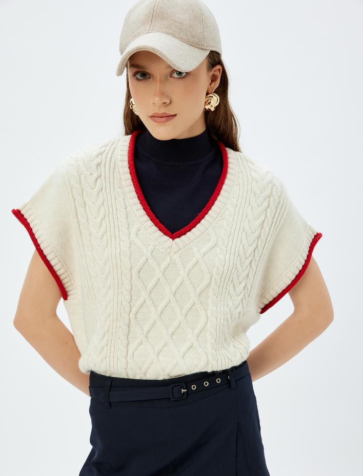  Koton X Sima Tarkan - V Yaka Renk Kontrast Detaylı Saç Örgü Oversize Süveter