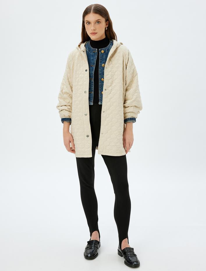  Kapüşonlu Cepli Düğmeli Kapitone Oversize Mont