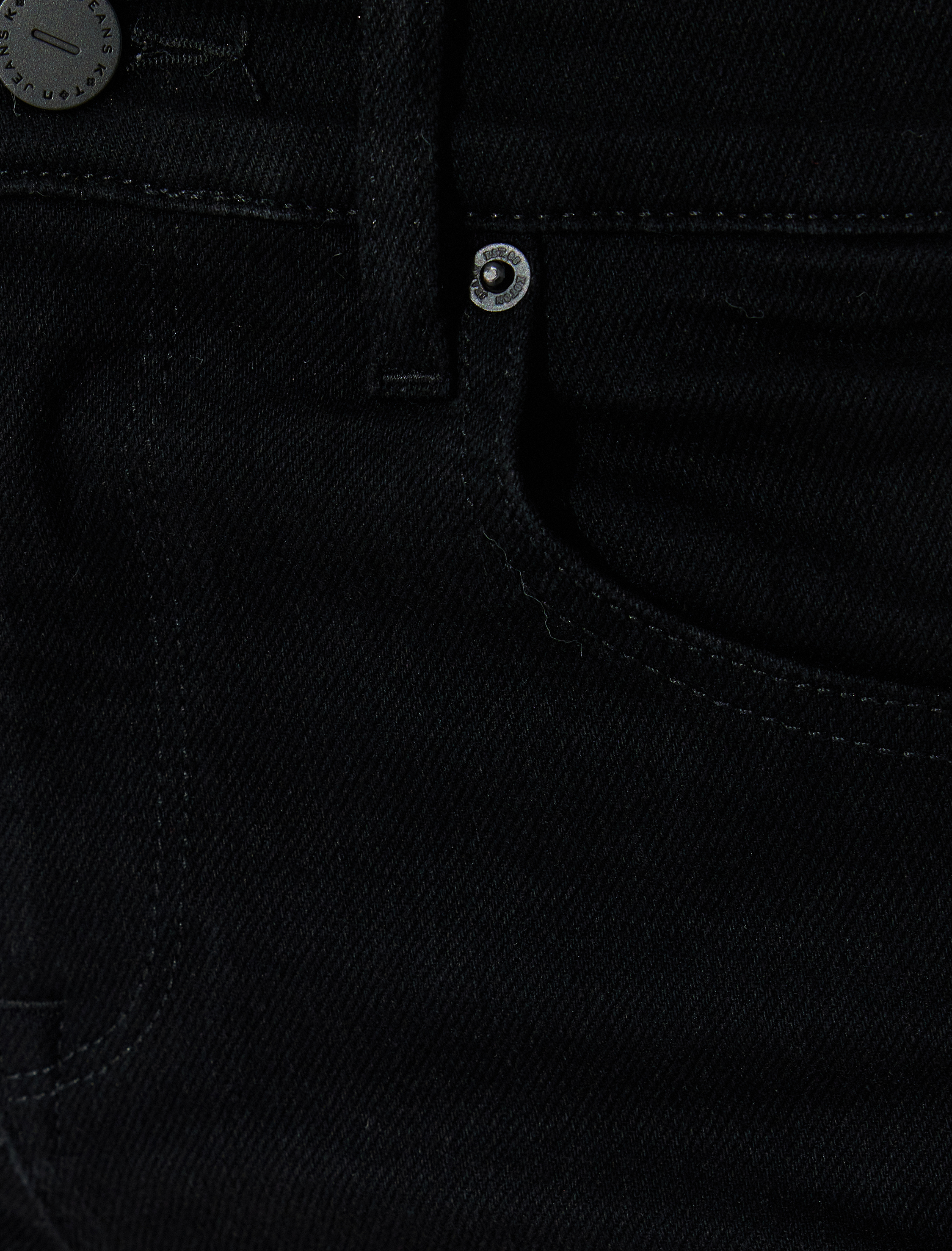   Koton X Zeynep Bastık - Mini Kot Şort Püskül Detaylı Cepli