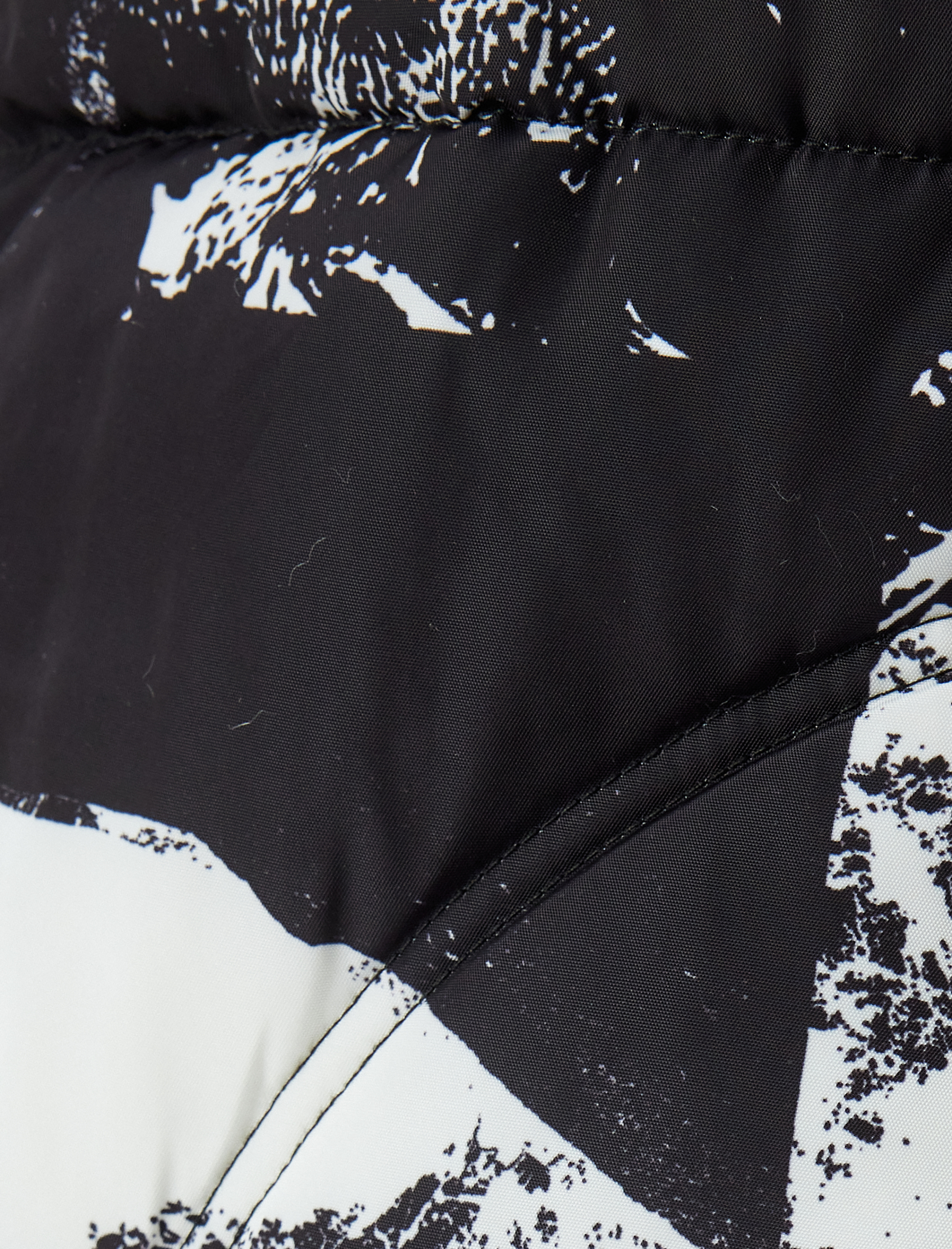   Şişme Yelek Dik Yaka Fermuarlı Slim Fit Etiket Detaylı