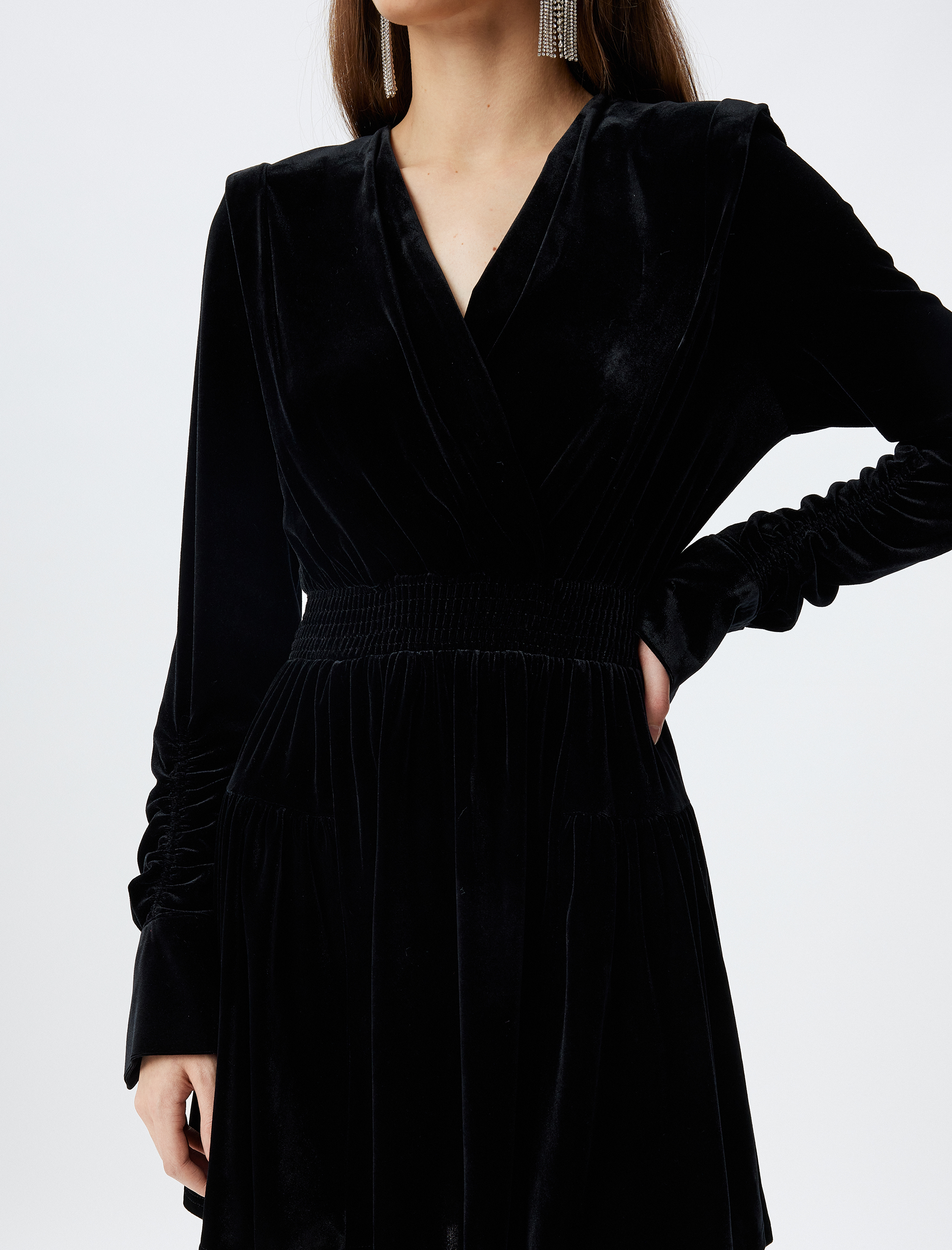 Mini Uzun Kollu Kadife Kruvaze Yaka Elbise