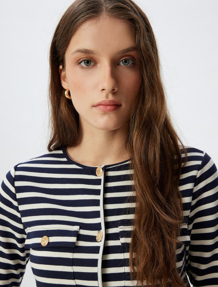  Yuvarlak Yaka Düğmeli Cep Detaylı Hırka