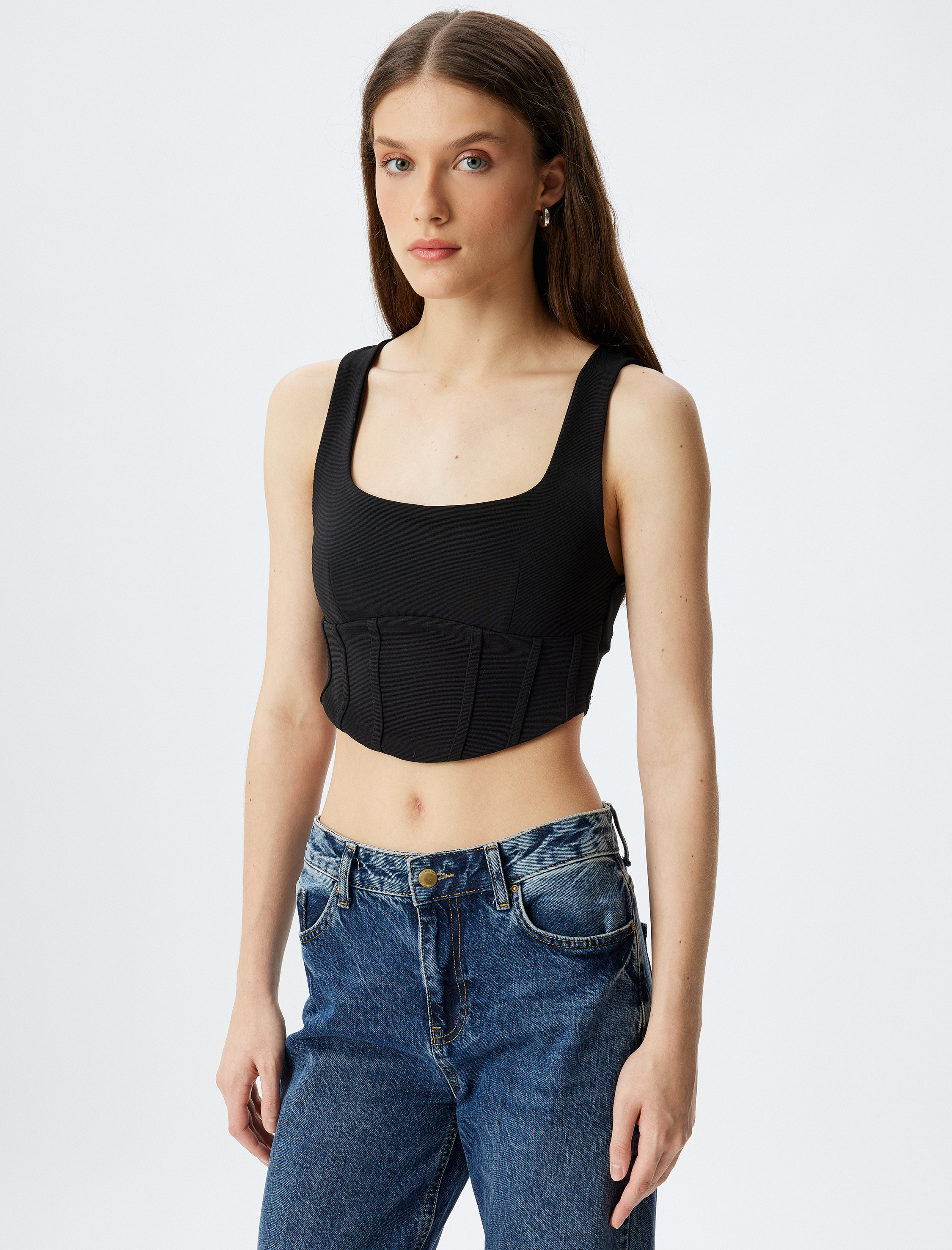   Kolsuz Kare Yaka Crop Korse Görünümlü Üst