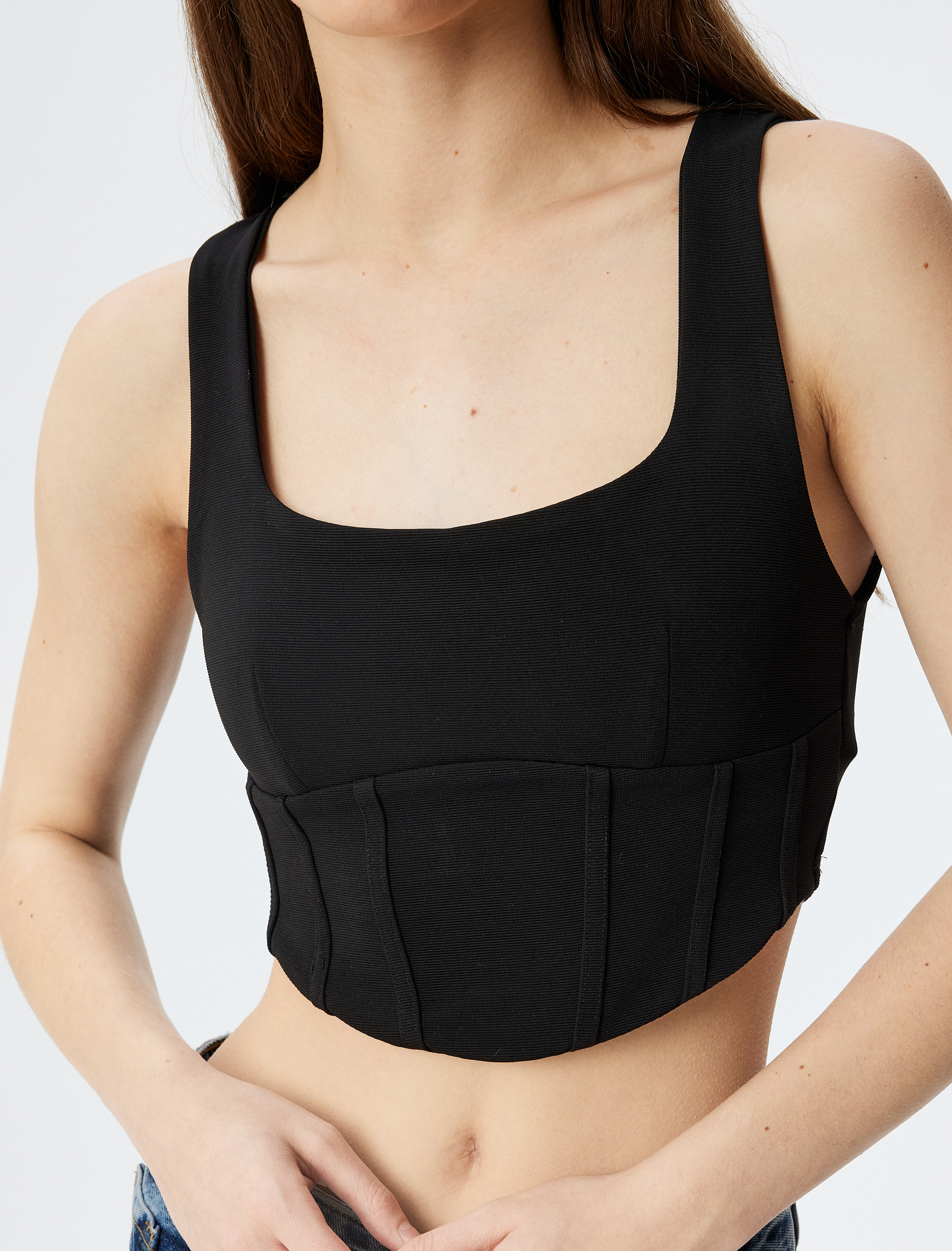   Kolsuz Kare Yaka Crop Korse Görünümlü Üst