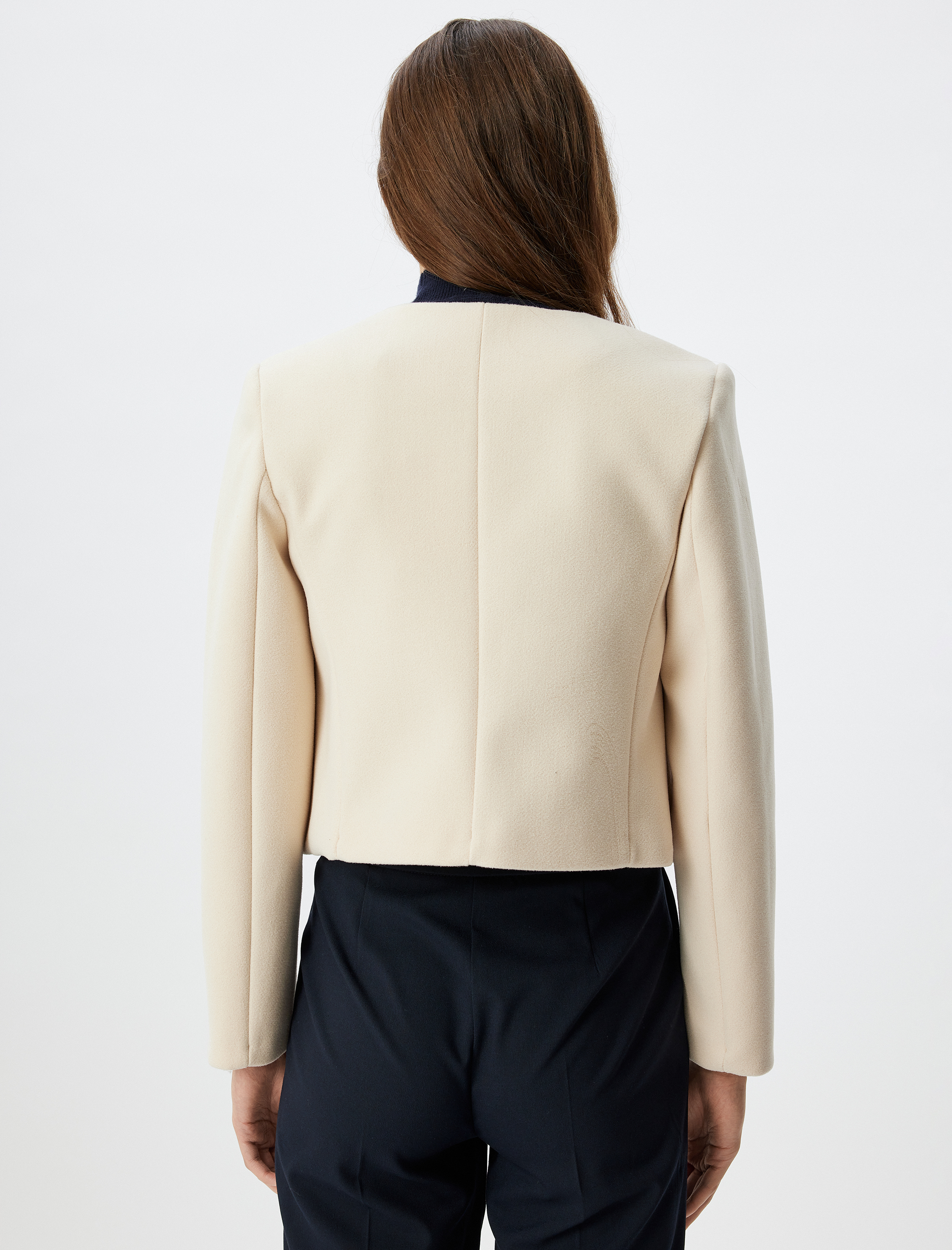 Düğmeli Slim Fit Uzun Kollu Yakasız Crop Ceket