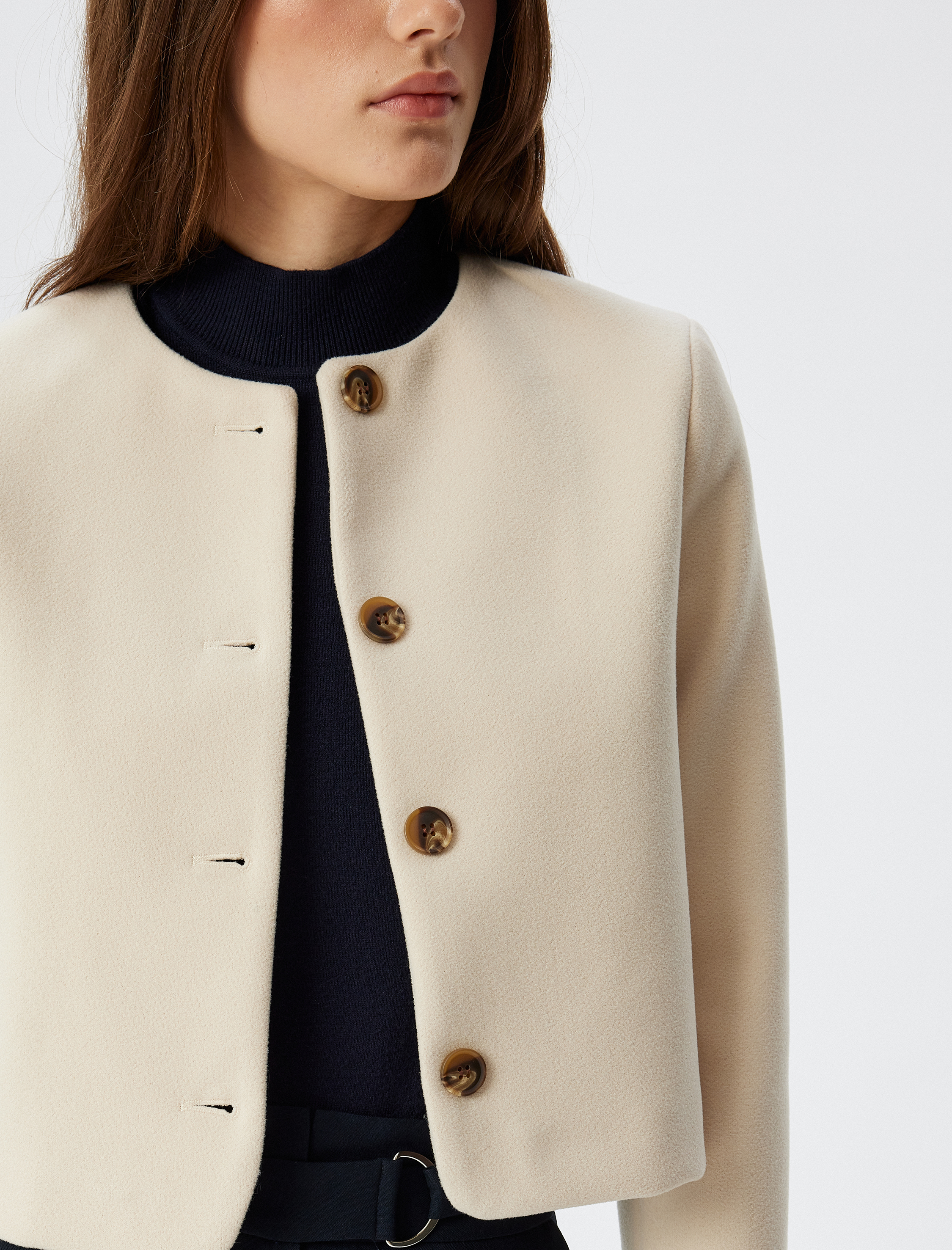 Düğmeli Slim Fit Uzun Kollu Yakasız Crop Ceket