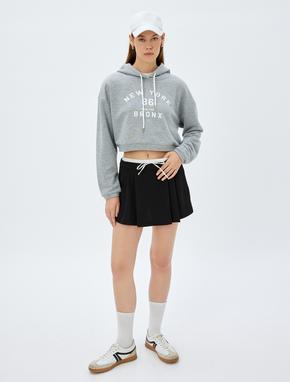 Crop Kapşonlu Sweatshirt Kolej Temalı Baskılı Üç İplik Rahat Kalıp