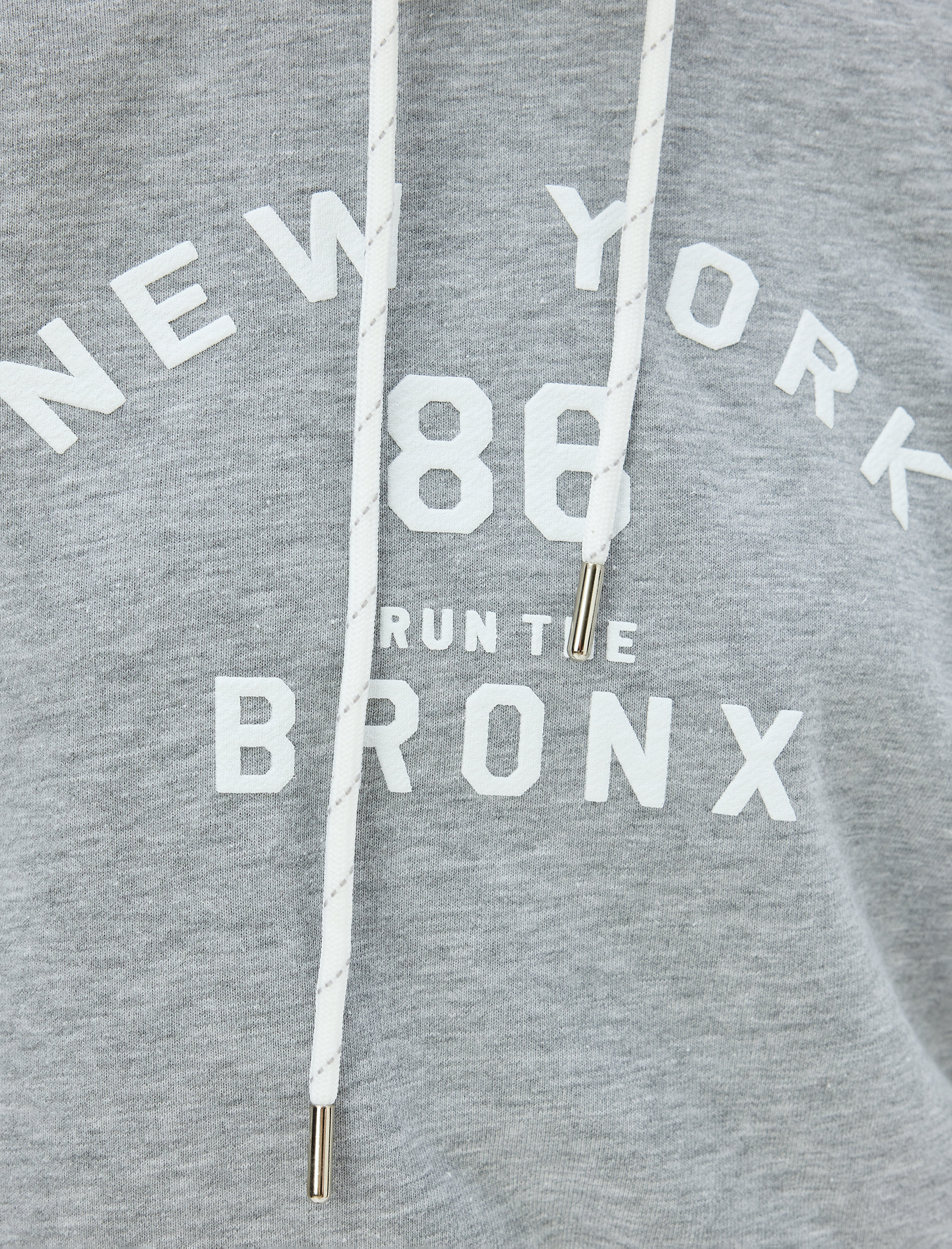   Crop Kapşonlu Sweatshirt Kolej Temalı Baskılı Üç İplik Rahat Kalıp