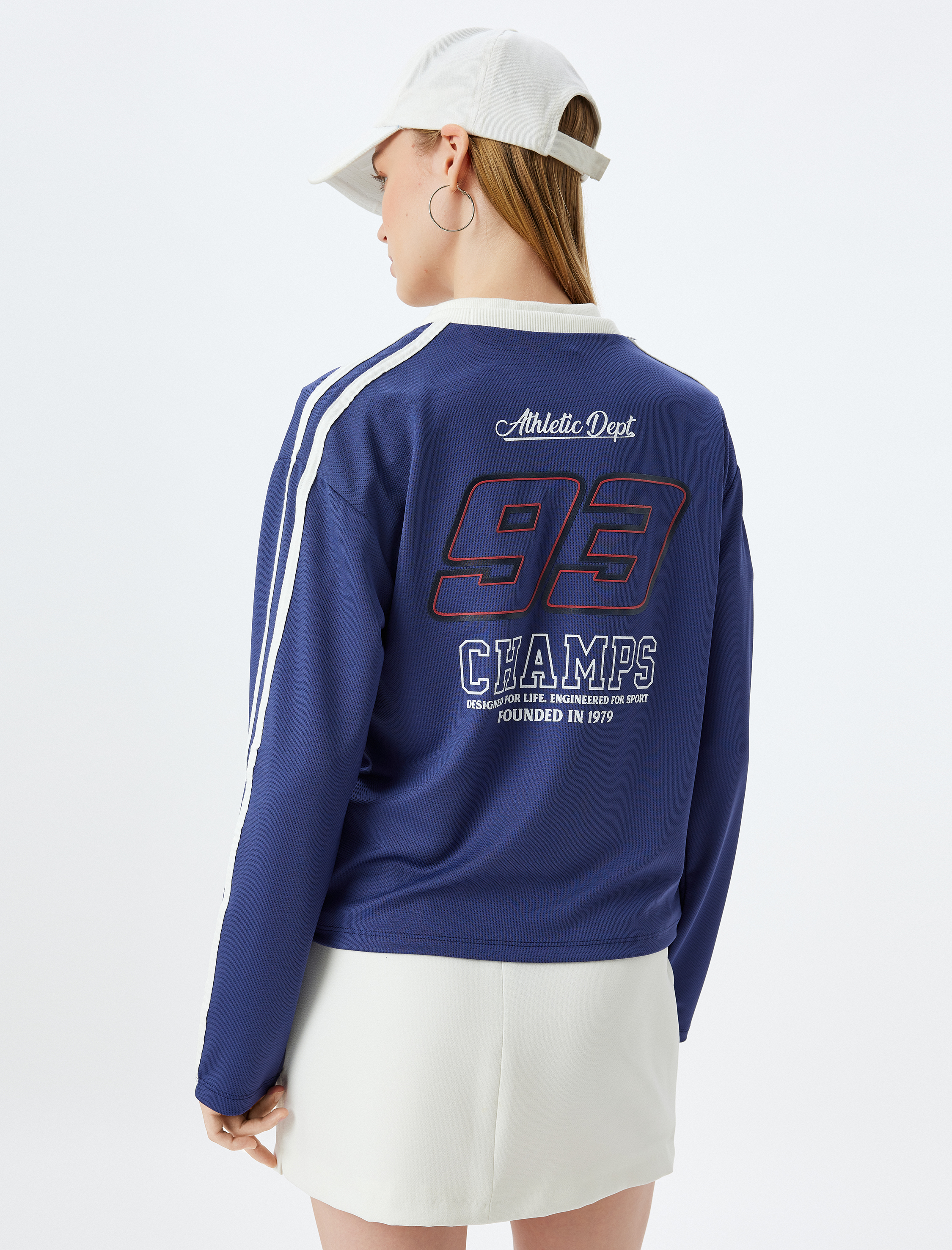   Uzun Kollu Arkası Baskılı Biyeli Bisiklet Yaka Tişört