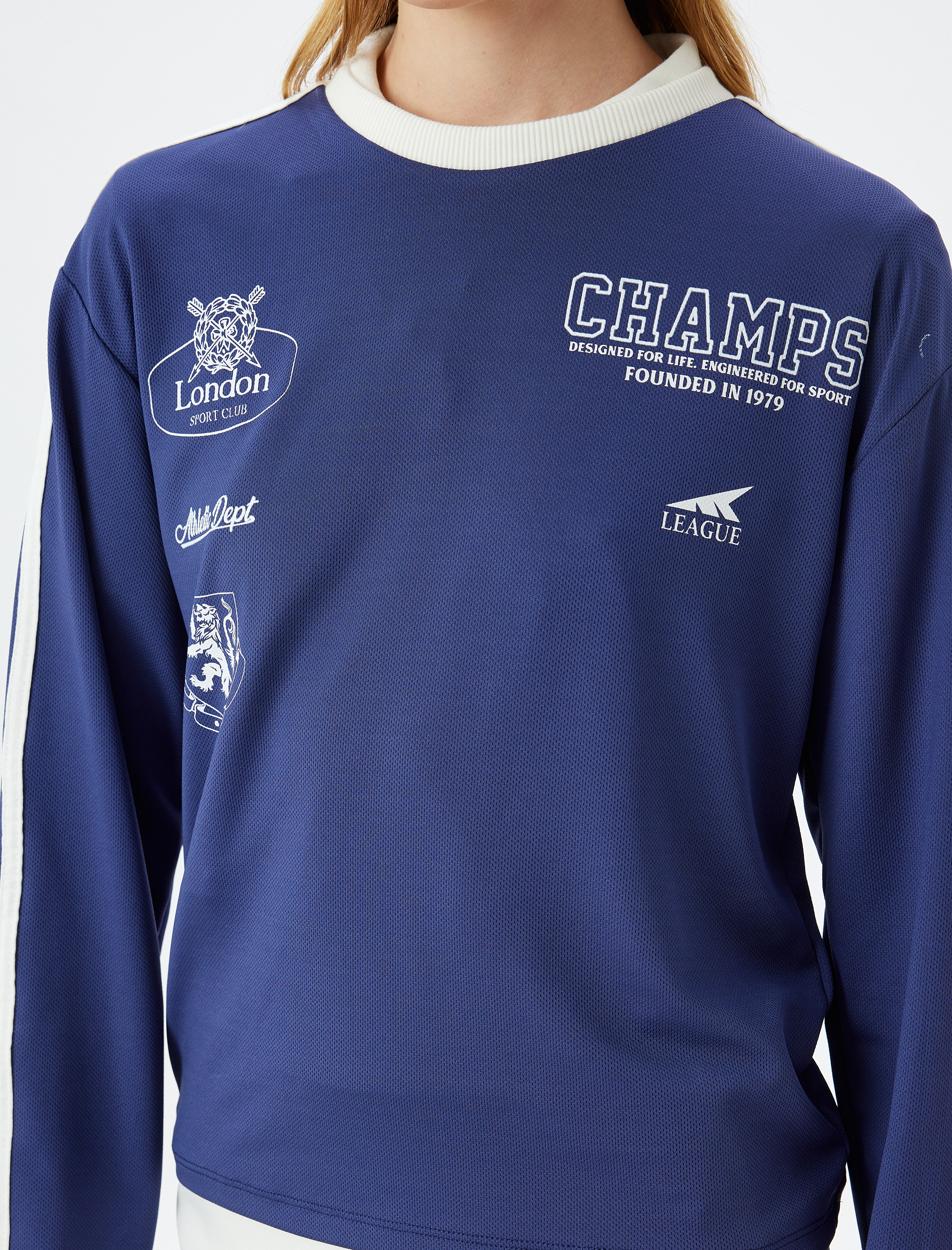   Uzun Kollu Arkası Baskılı Biyeli Bisiklet Yaka Tişört