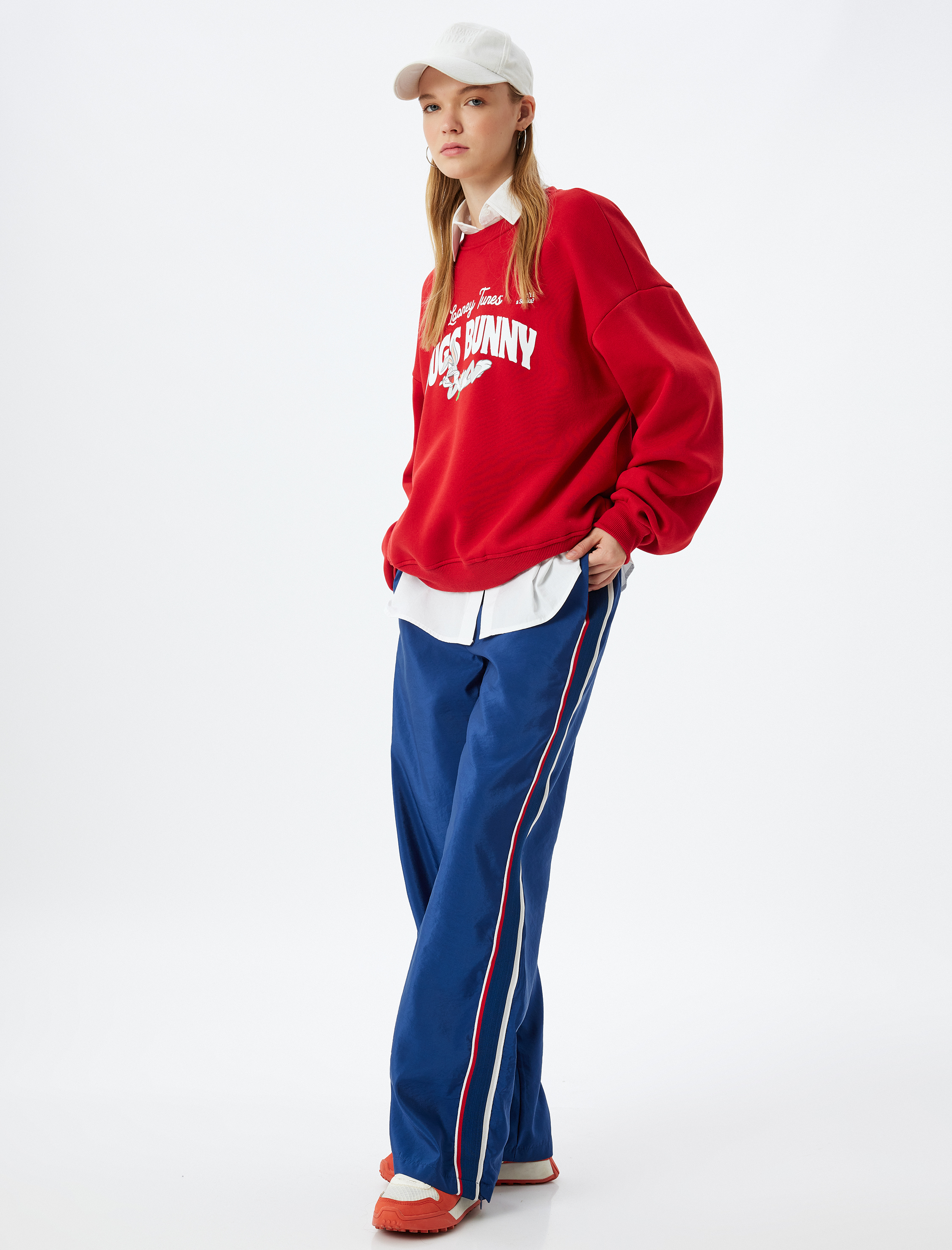 Bugs Bunny Oversize Sweatshirt Arkası Baskılı Şardonlu Lisanslı