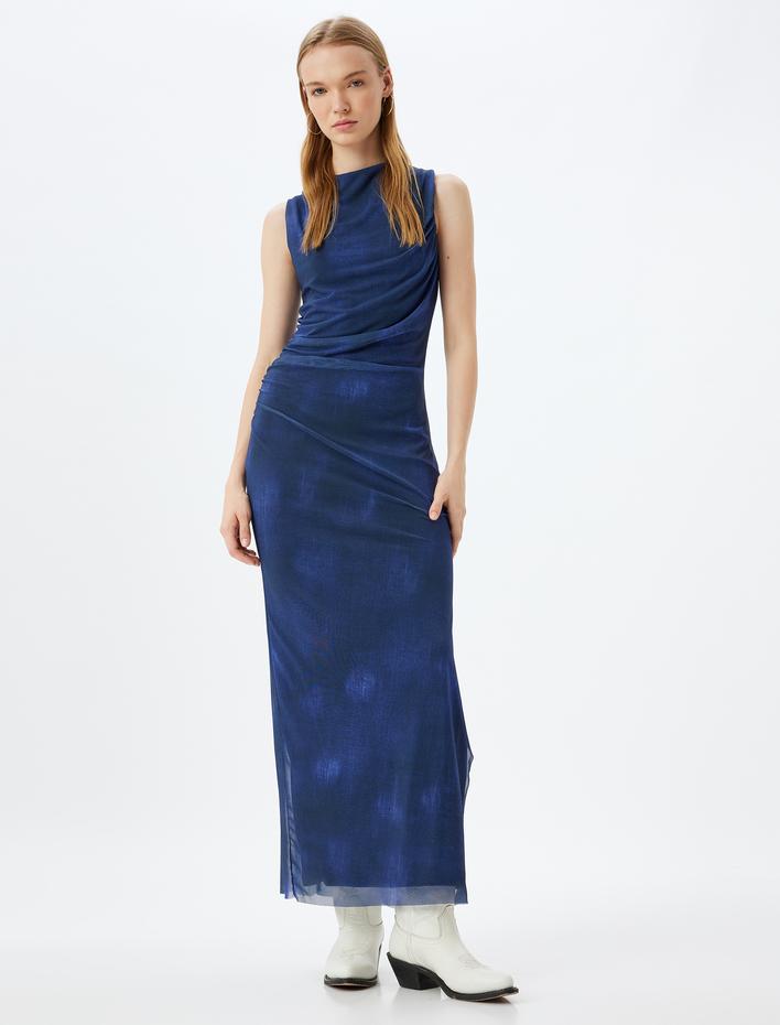  Uzun Kolsuz Drapeli Kayık Yaka Yırtmaçlı Tül Elbise