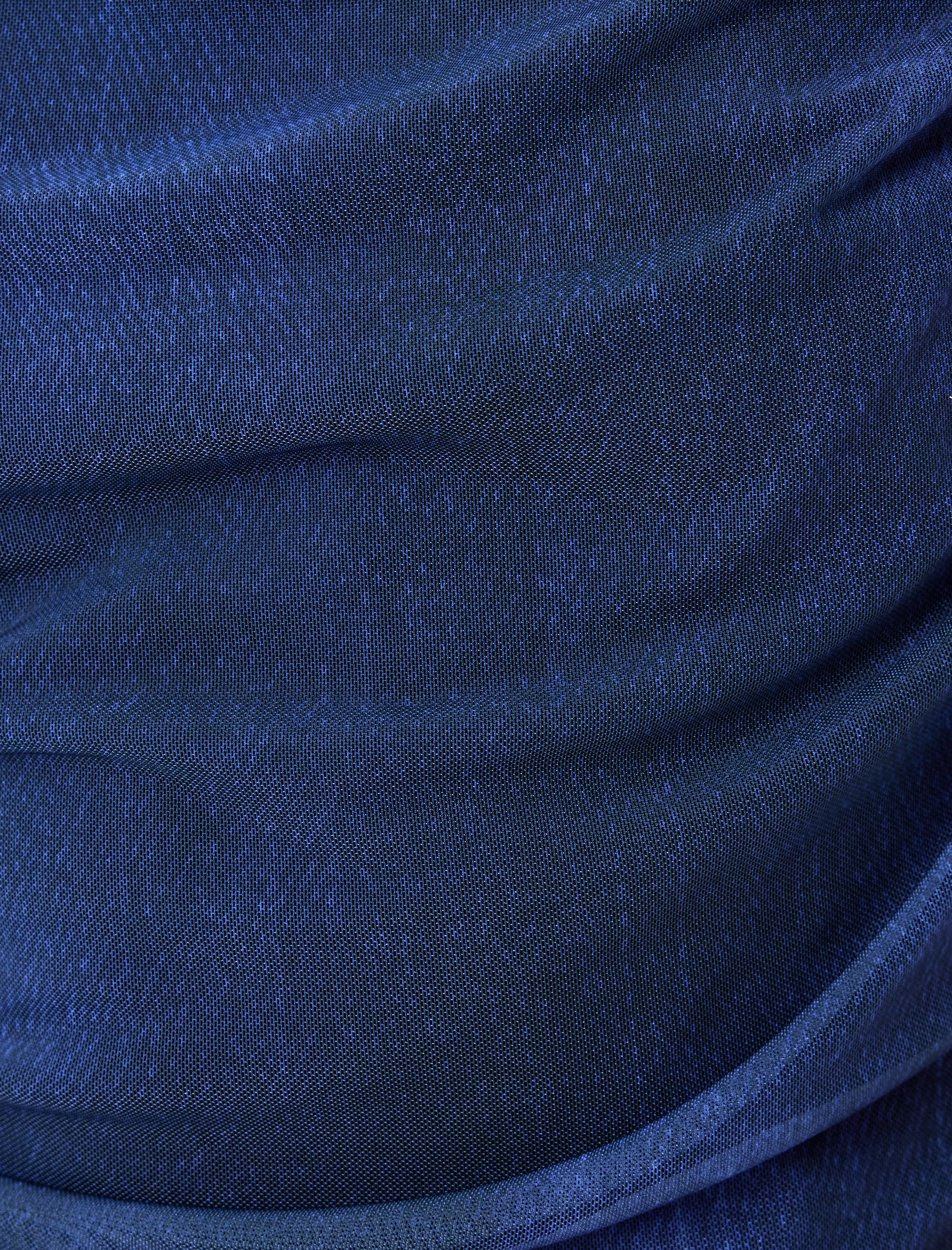   Uzun Kolsuz Drapeli Kayık Yaka Yırtmaçlı Tül Elbise