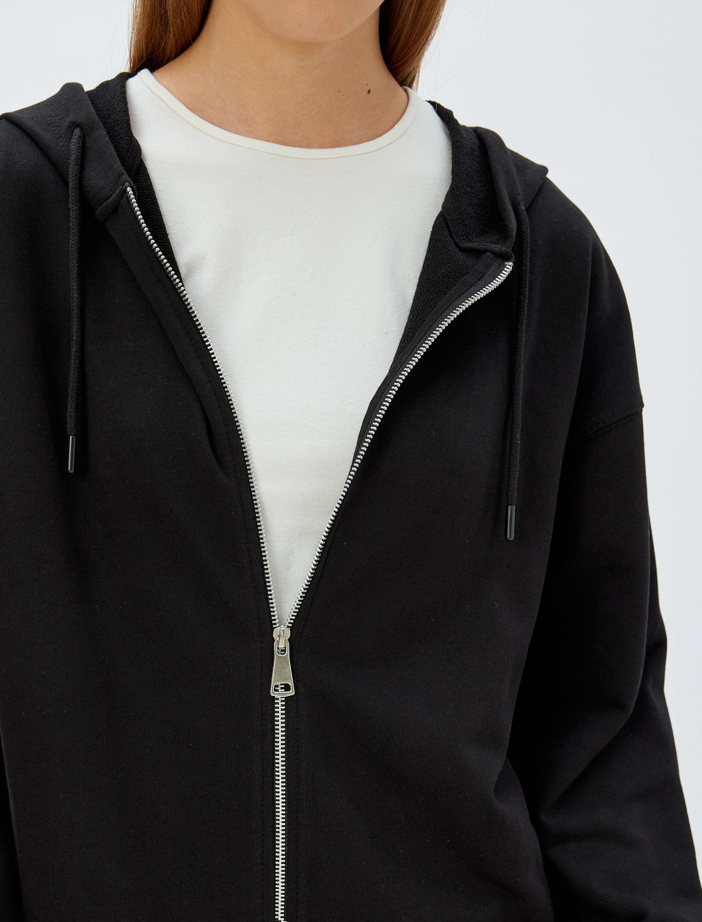 Uzun Kollu Üç İplik Pamuklu Fermuarlı Kapşonlu Sweatshirt