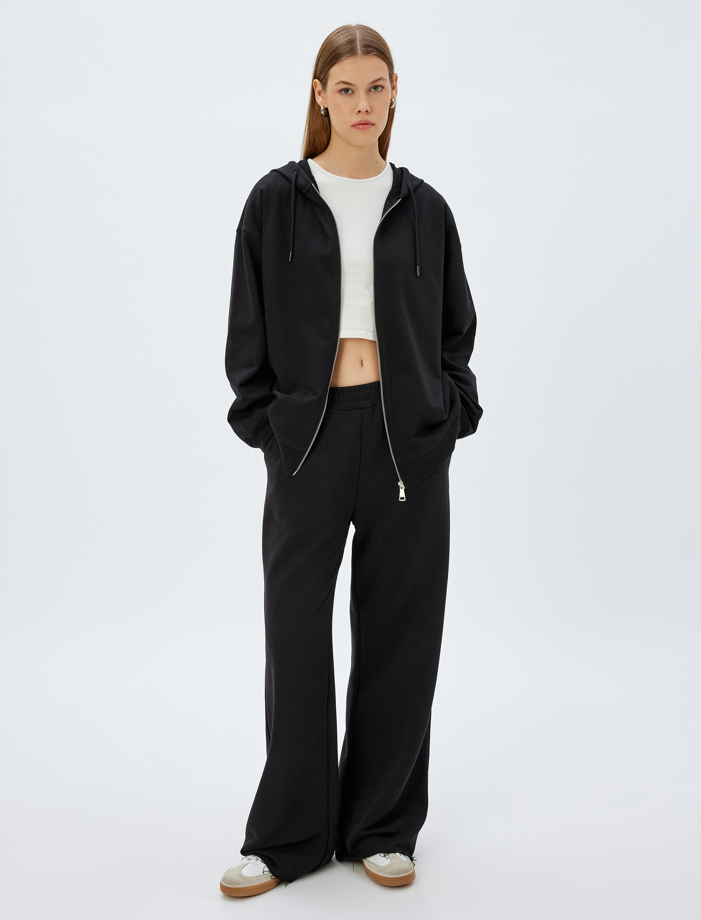 Uzun Kollu Üç İplik Pamuklu Fermuarlı Kapşonlu Sweatshirt