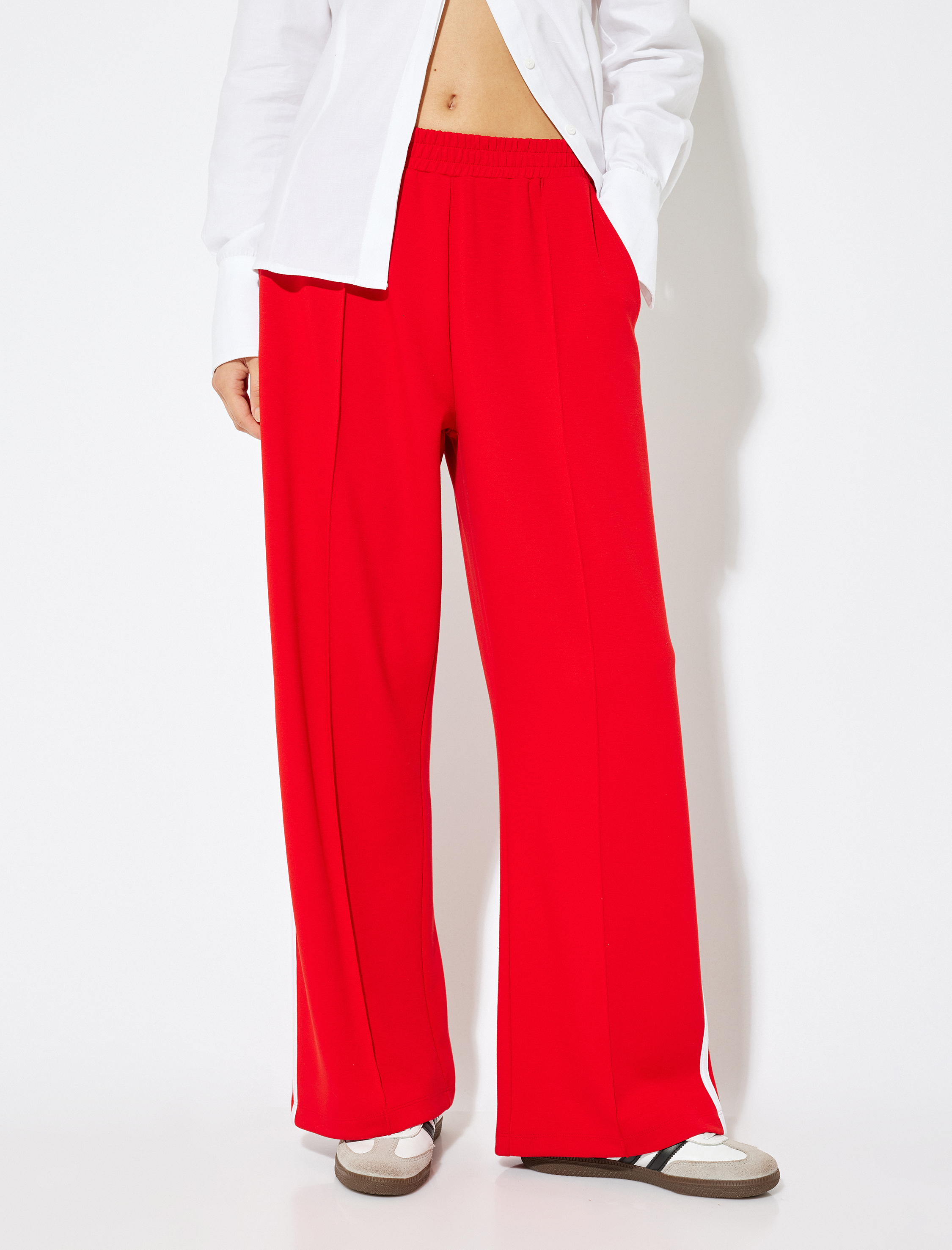 Koton X Sima Tarkan - Eşofman Pantolon Bol Paça Yanları Çizgi Şerit Detaylı Cepli Nervür Detaylı