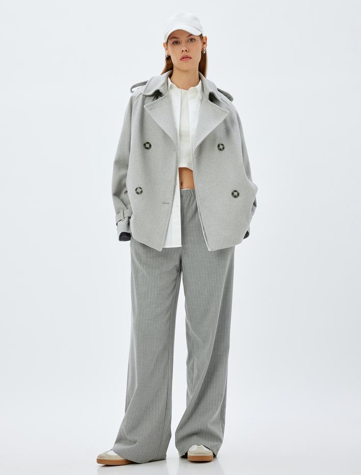  Kruvaze Kuşak Detaylı Cepli Düğmeli Kısa Kaşe Kaban