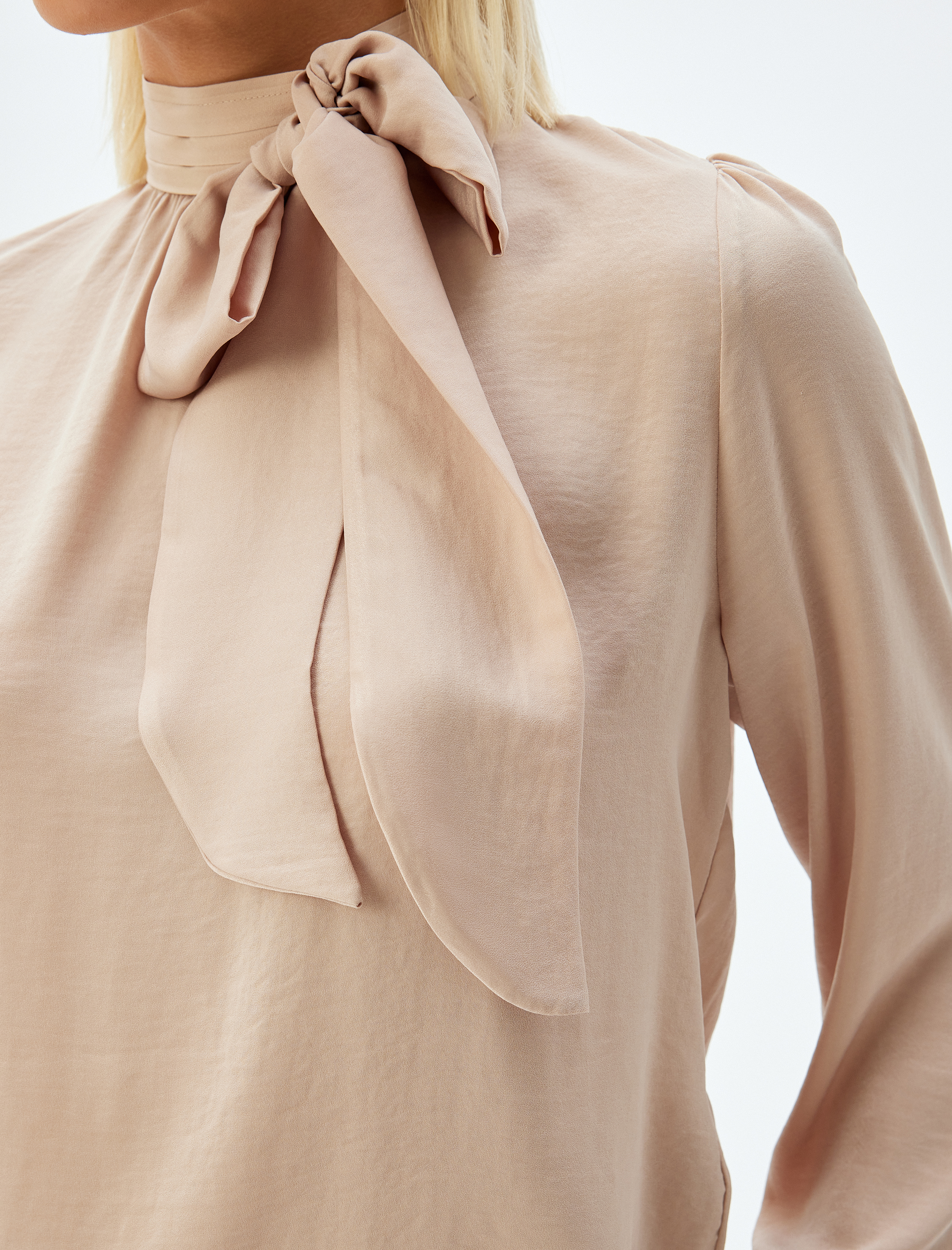   Fular Yaka Saten Gömlek Uzun Kollu Aerobin Kumaş