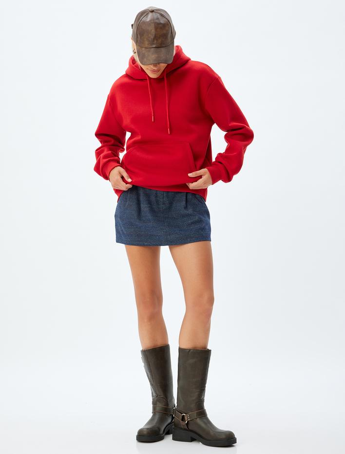  Koton X Sima Tarkan - Üç İplik Şardonlu Kanguru Cepli Uzun Kollu Rahat Kalıp Basic Kapüşonlu Sweatshirt