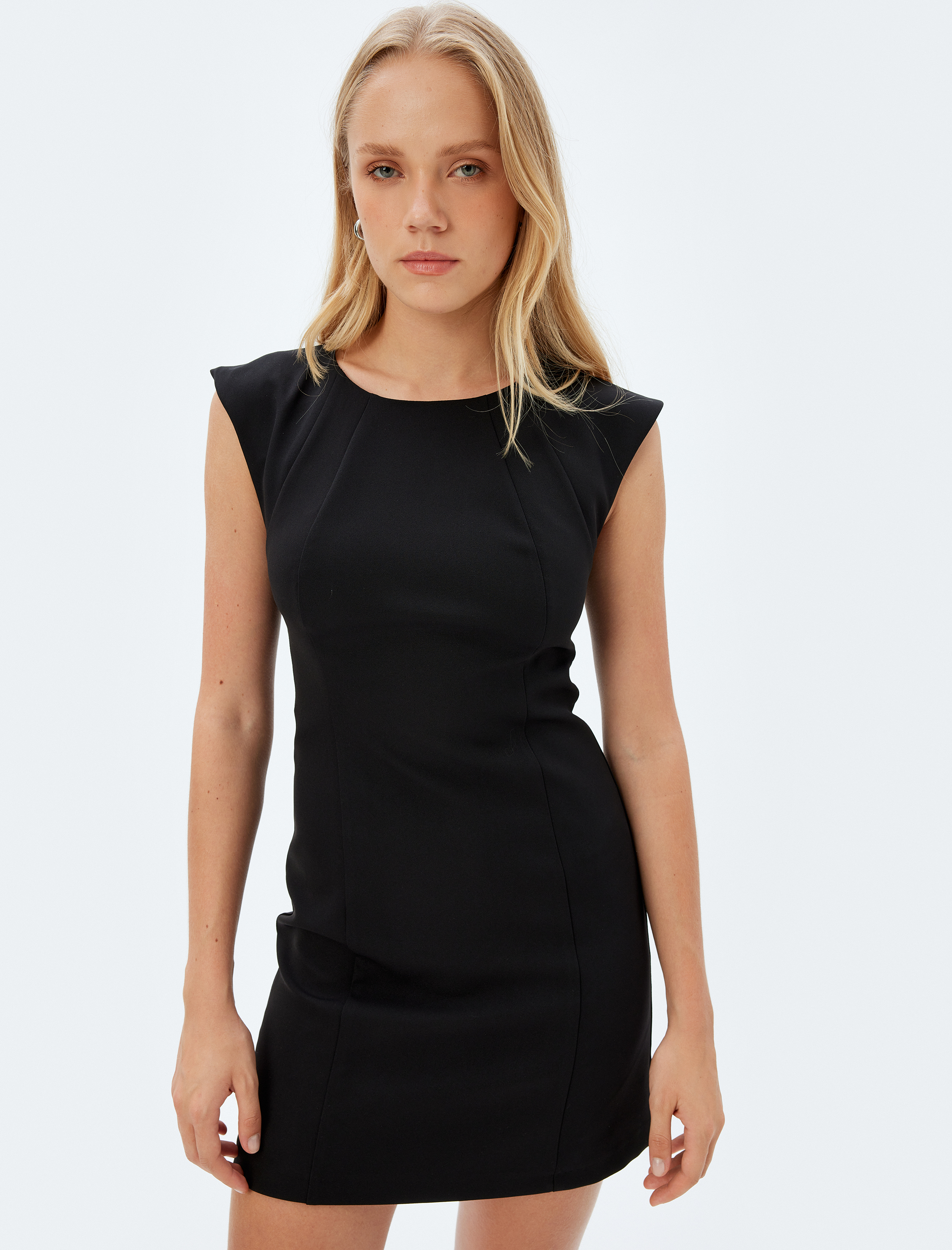   Yuvarlak Yaka Kolsuz Mini Elbise