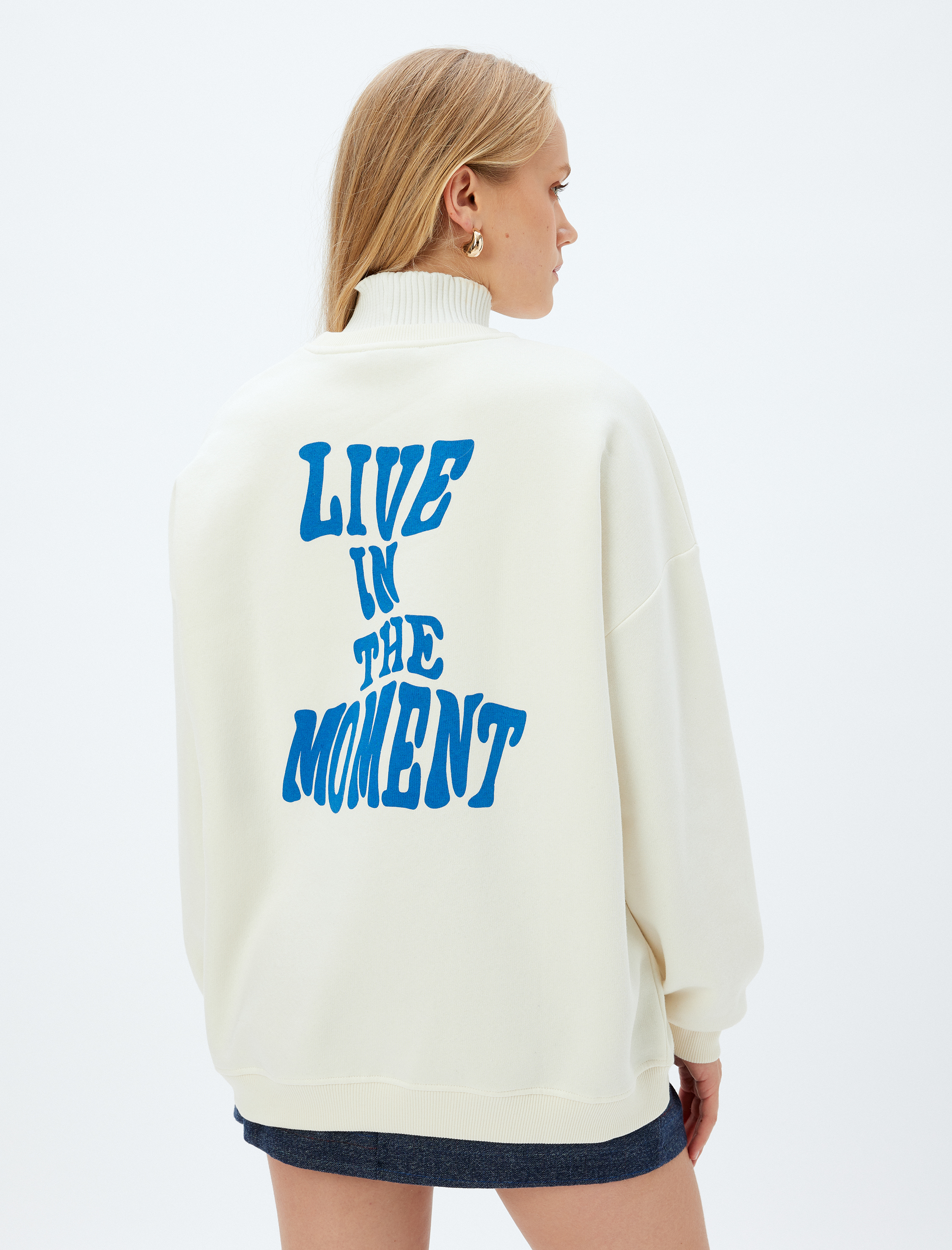   Koton X Sima Tarkan - Arkası Baskılı Üç İplik Şardonlu Bisiklet Yaka Uzun Kollu Oversize Sweatshirt