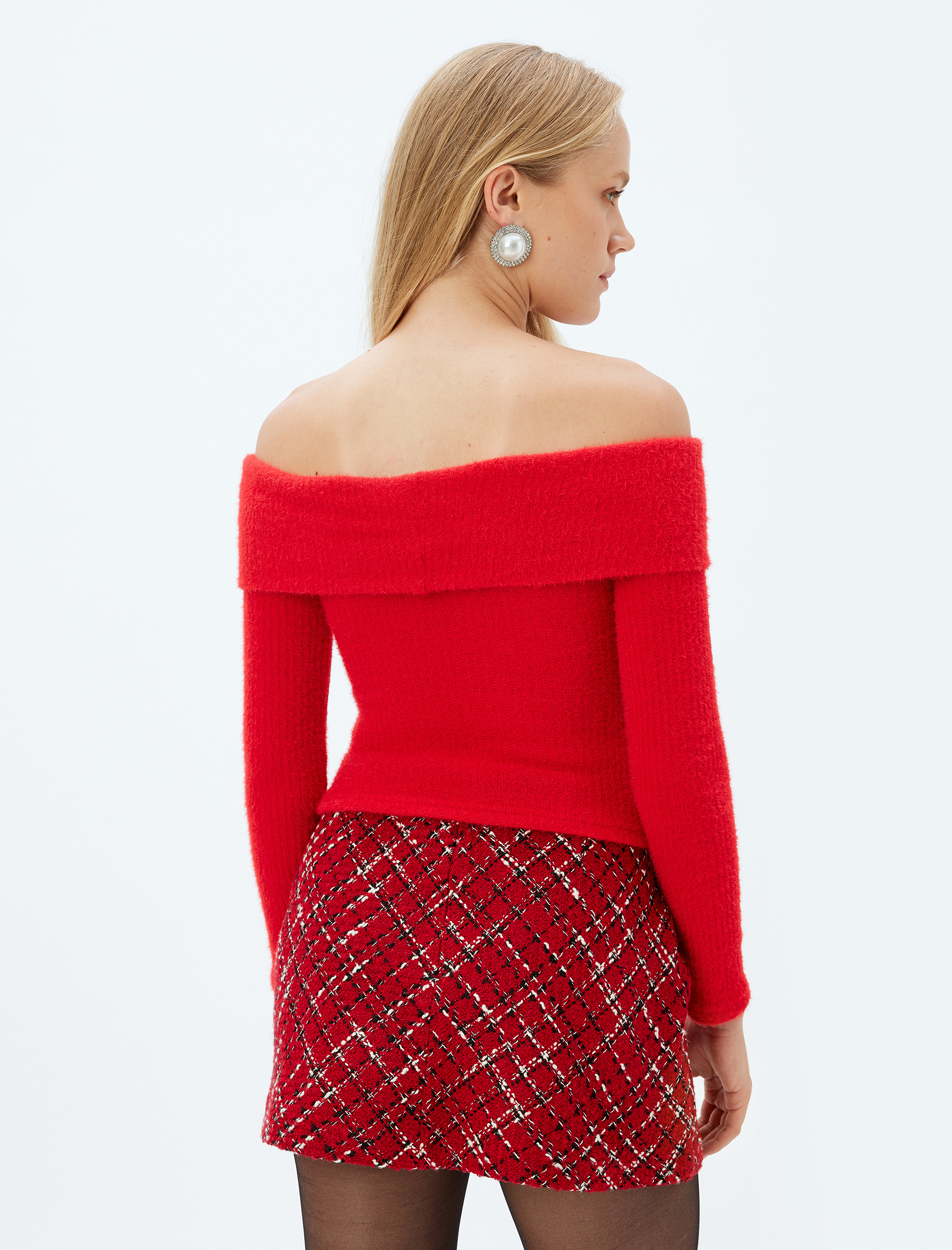   Slim Fit Uzun Kollu Omzu Açık Peluş Kazak