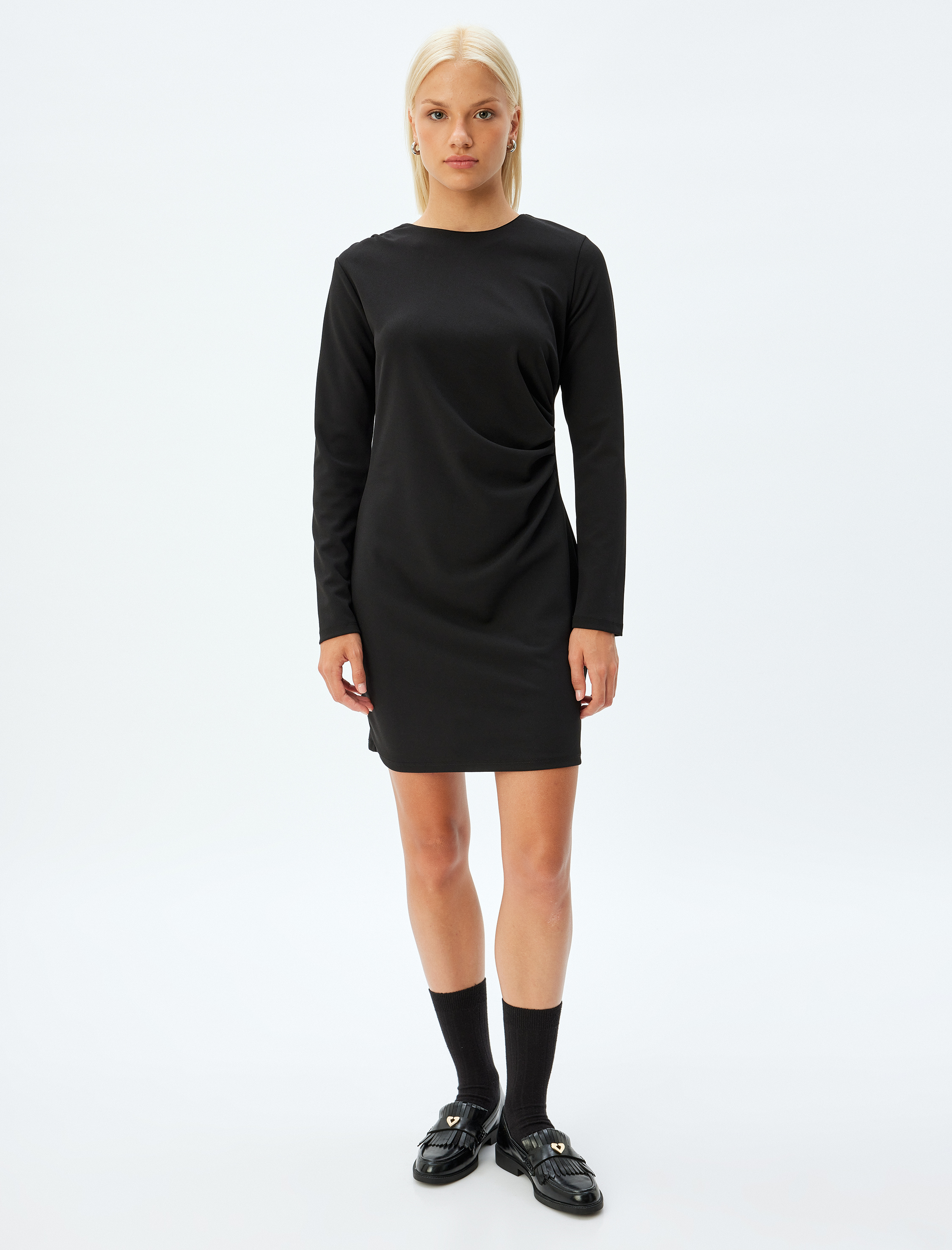 Uzun Kollu Mini Elbise Drape Detaylı Yuvarlak Yaka Slim Fit Krep Scuba Kumaş